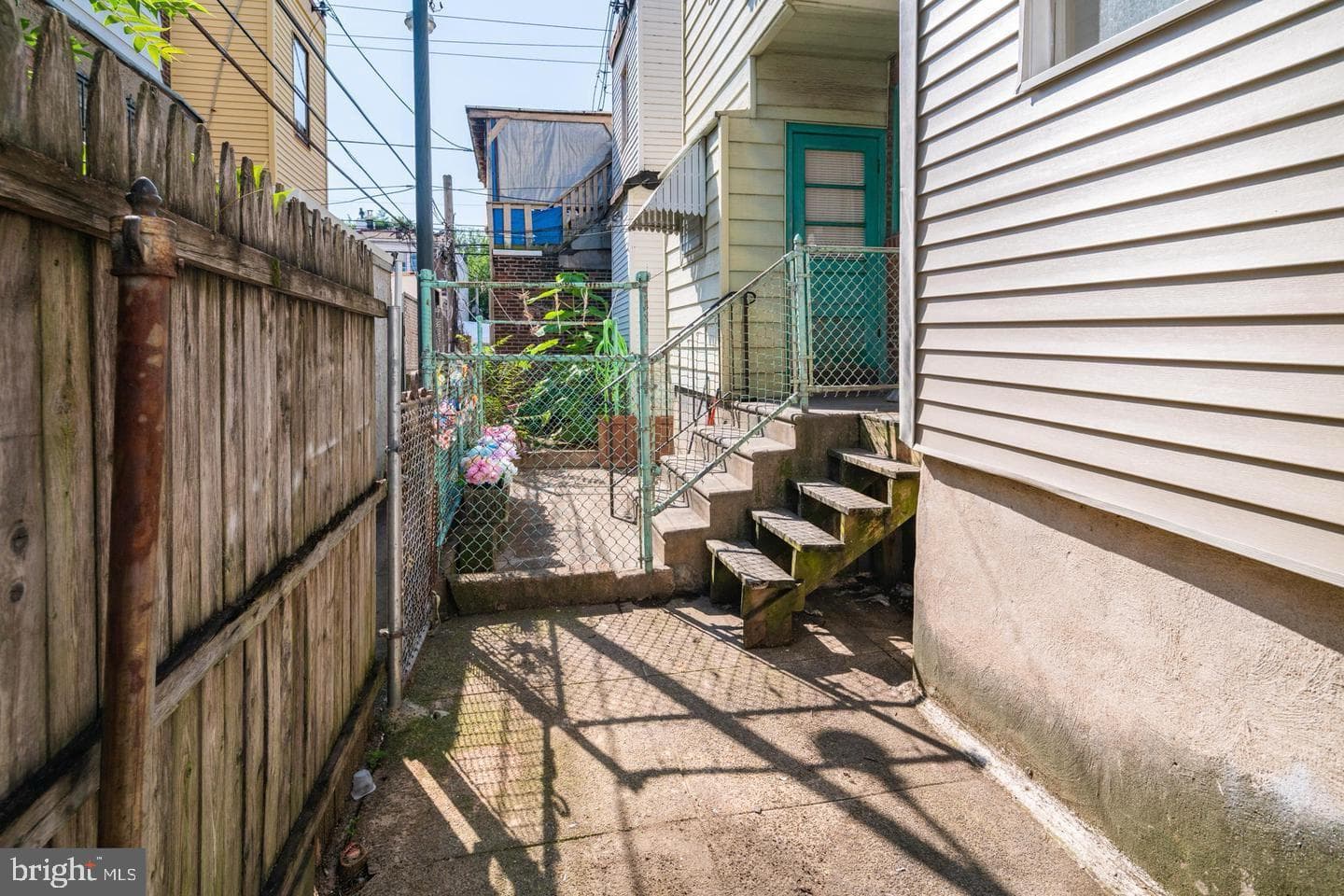 2271 E Cambria Street photo 5