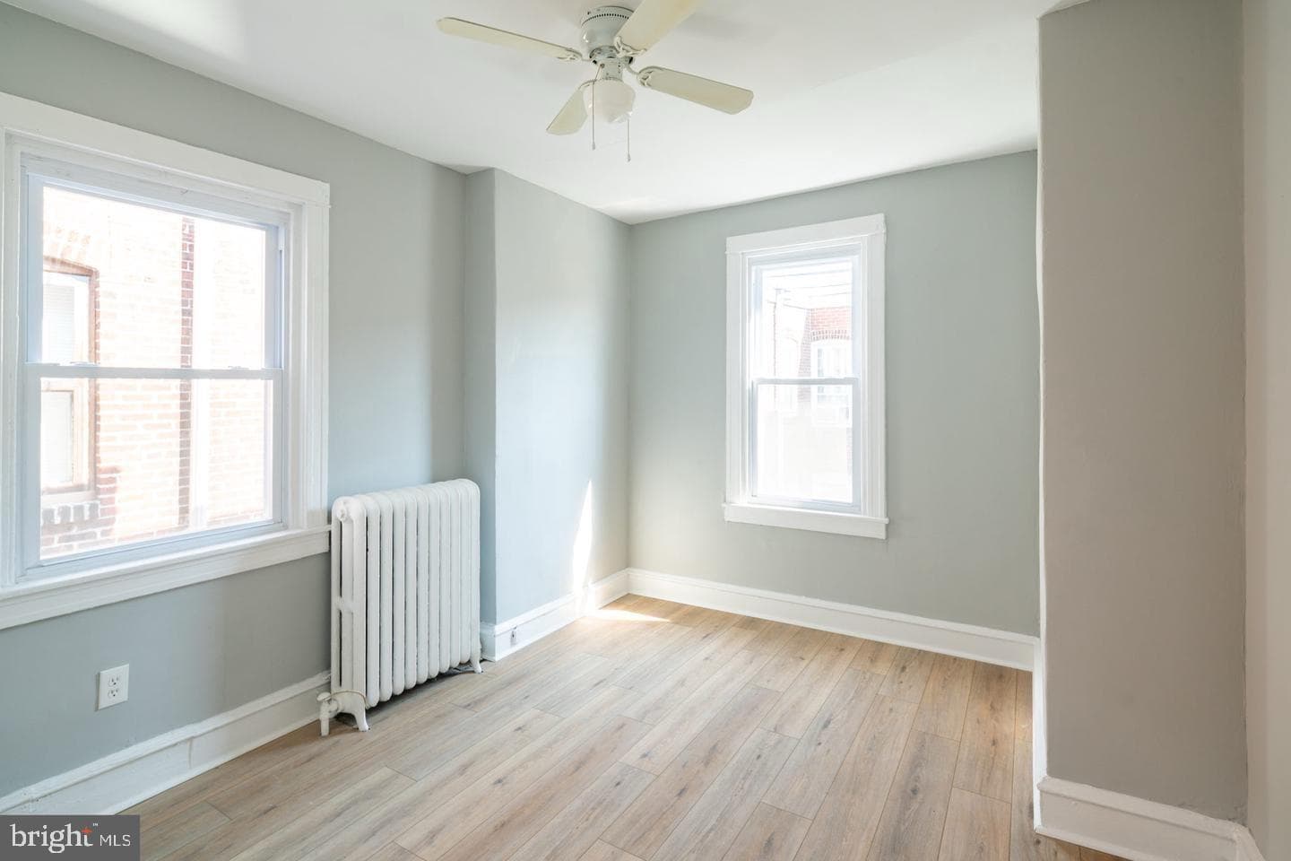2271 E Cambria Street photo 7