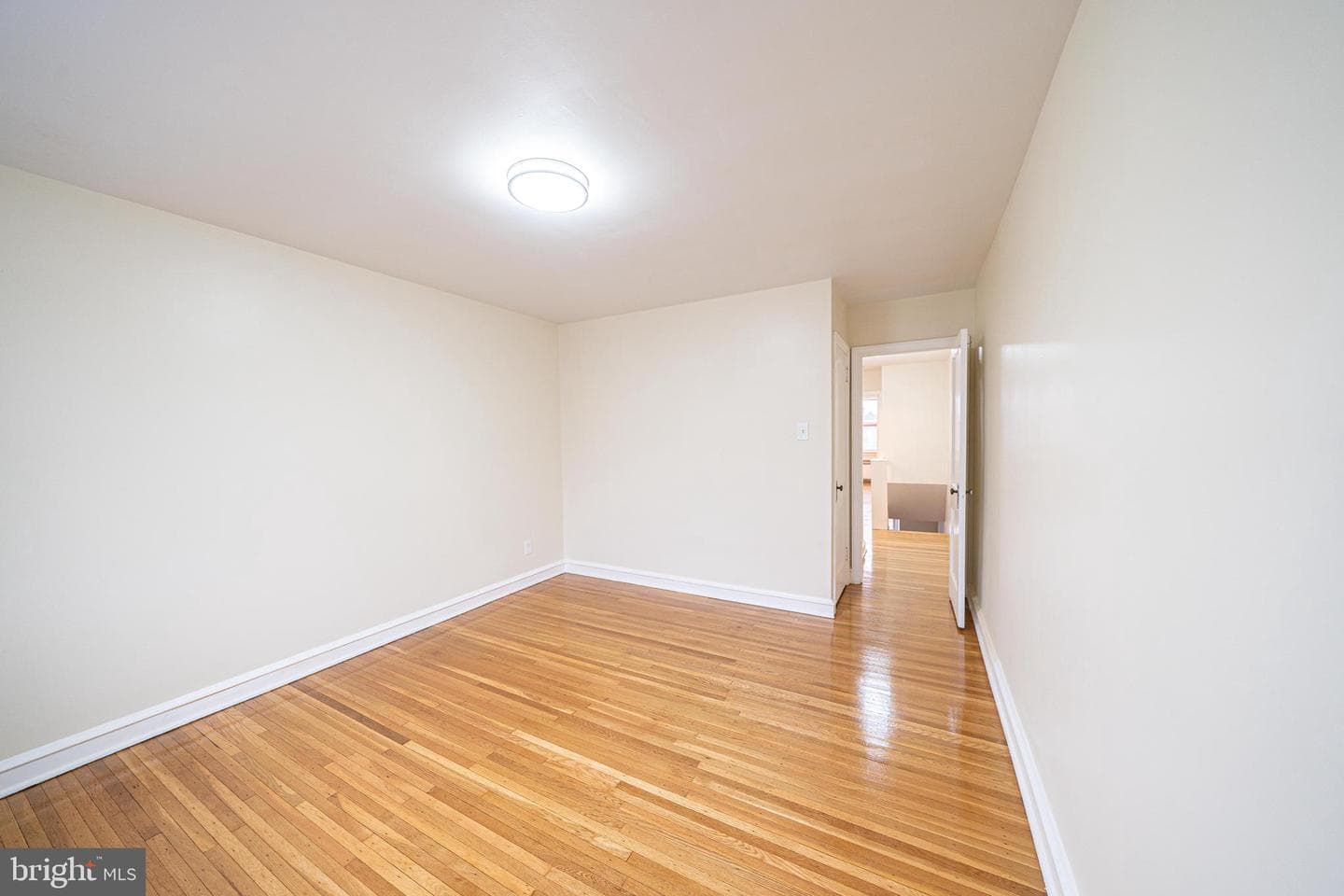 423 Alcott Street photo 17