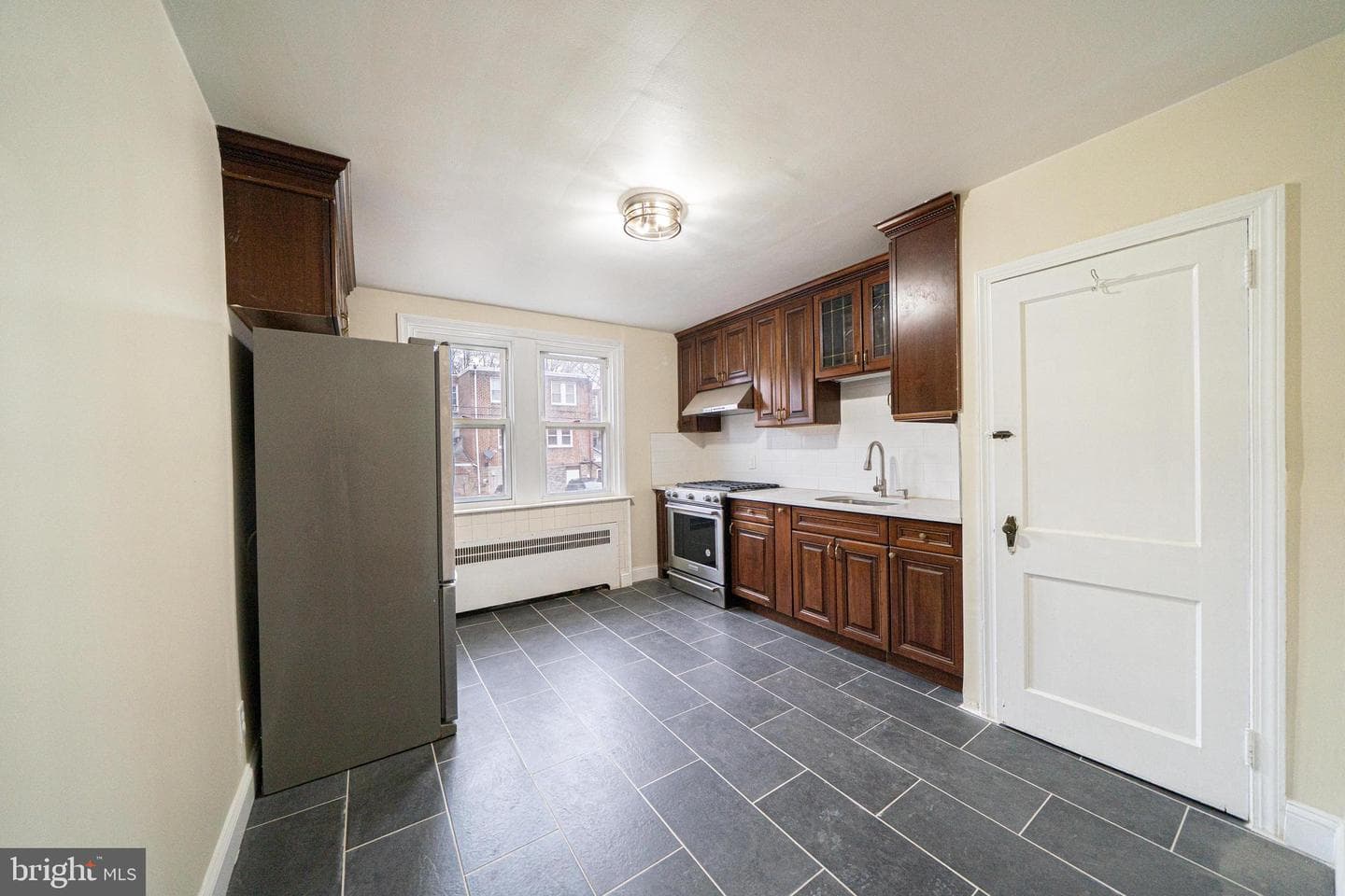 423 Alcott Street photo 8