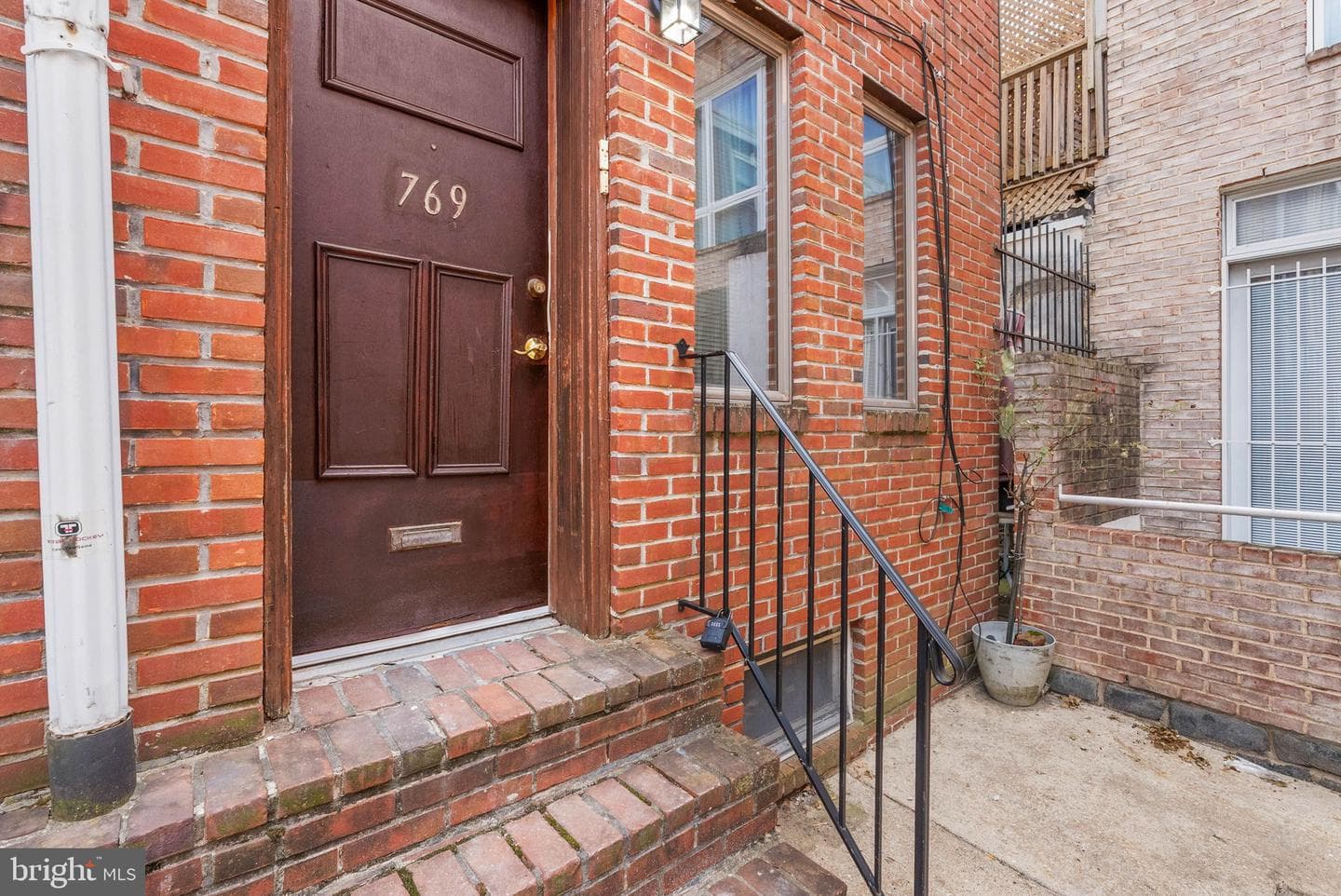 769 S Sheridan Street photo 2
