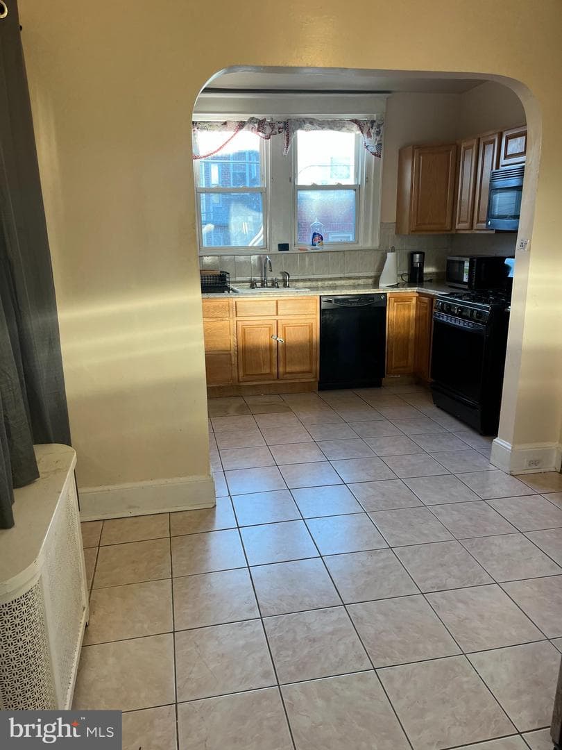 6603 N Gratz Street photo 5