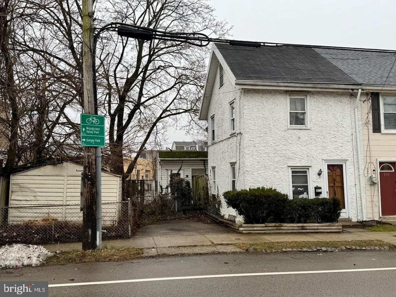 573 Shawmont Avenue photo 3