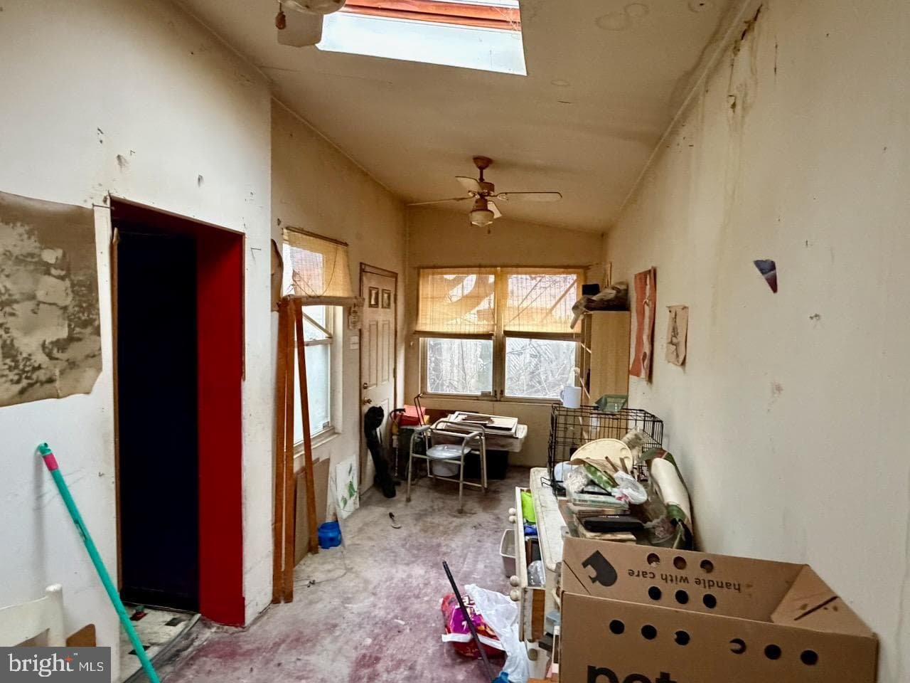 573 Shawmont Avenue photo 9