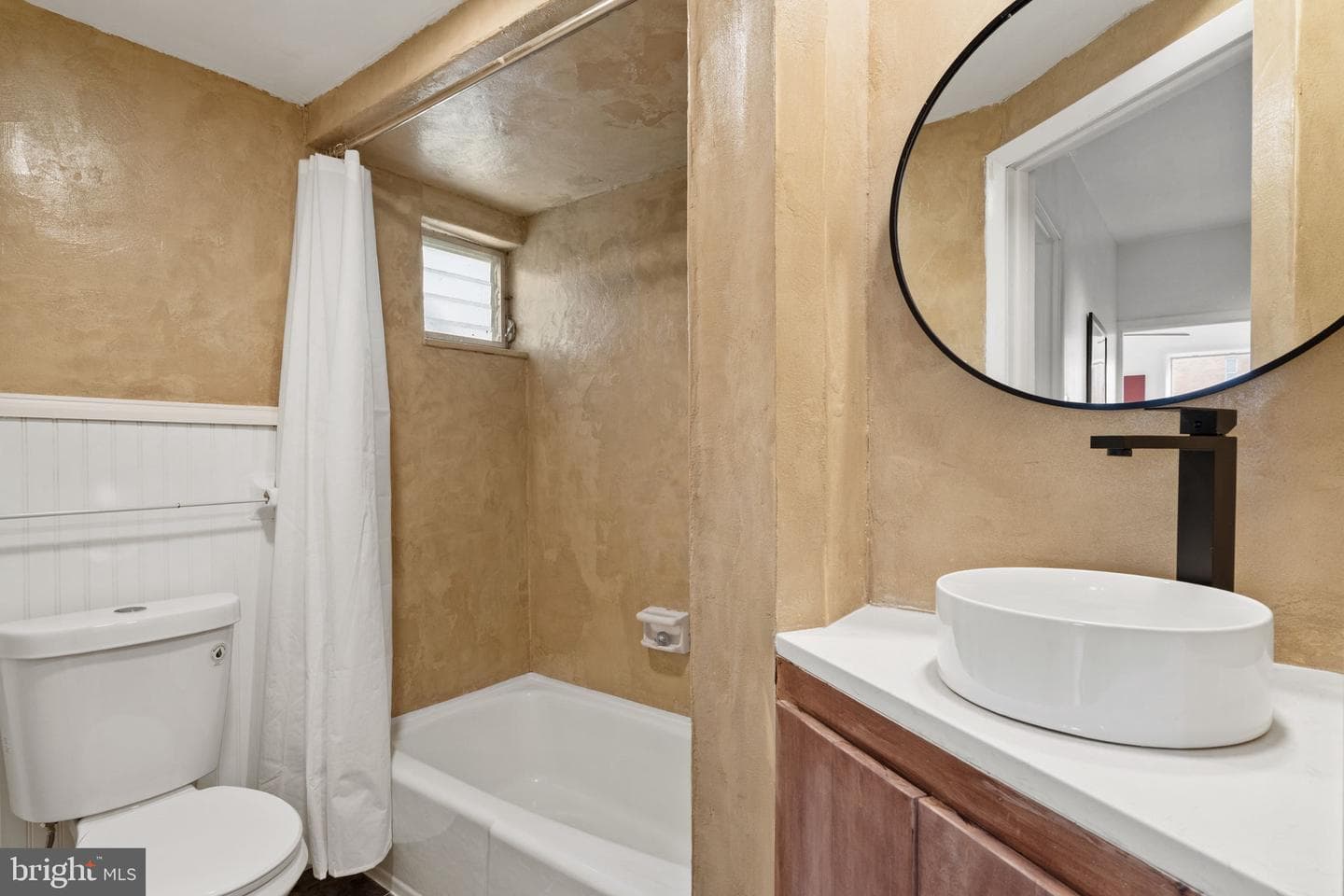 1015 Watkins Street photo 28
