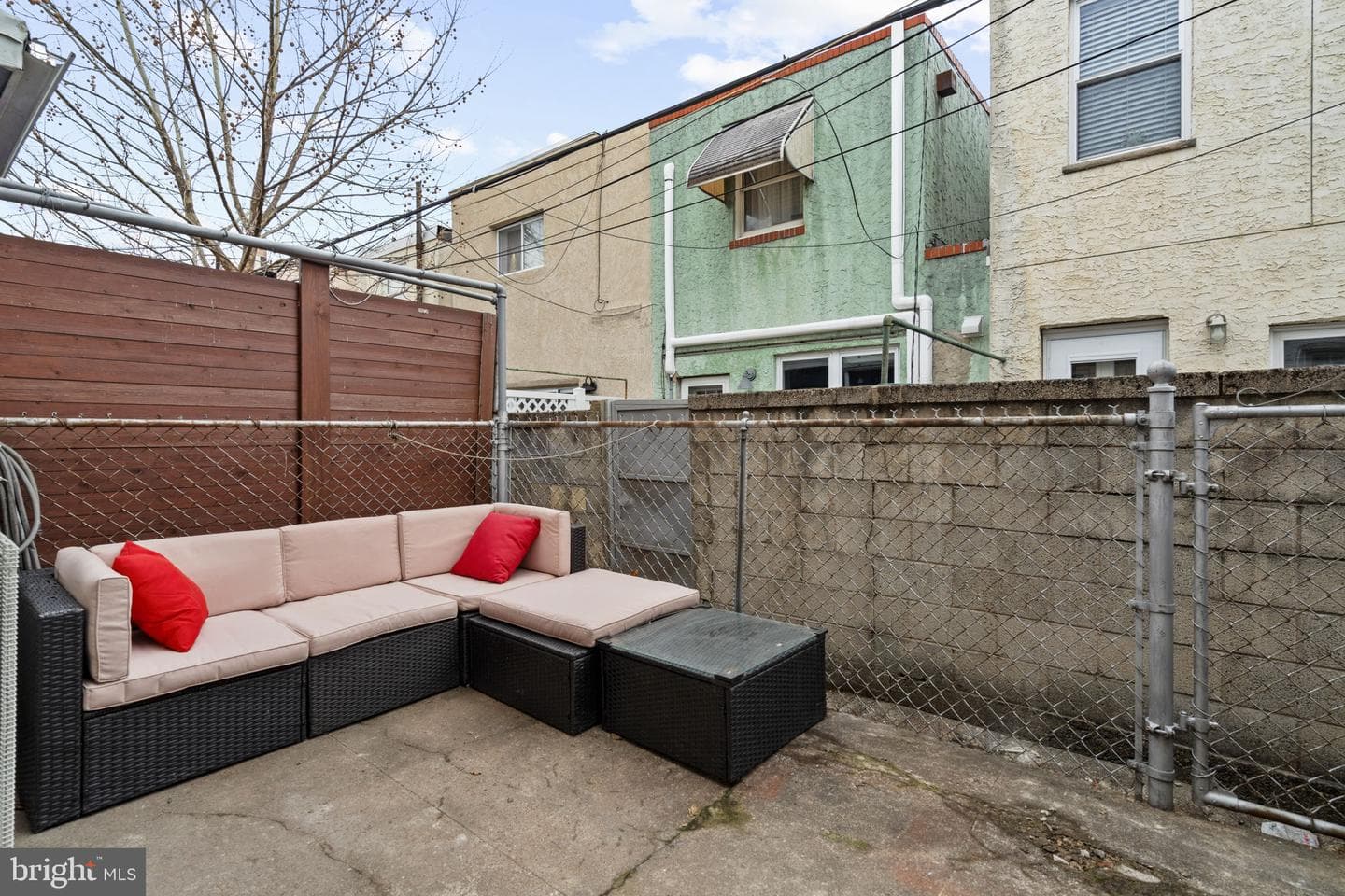 1015 Watkins Street photo 31