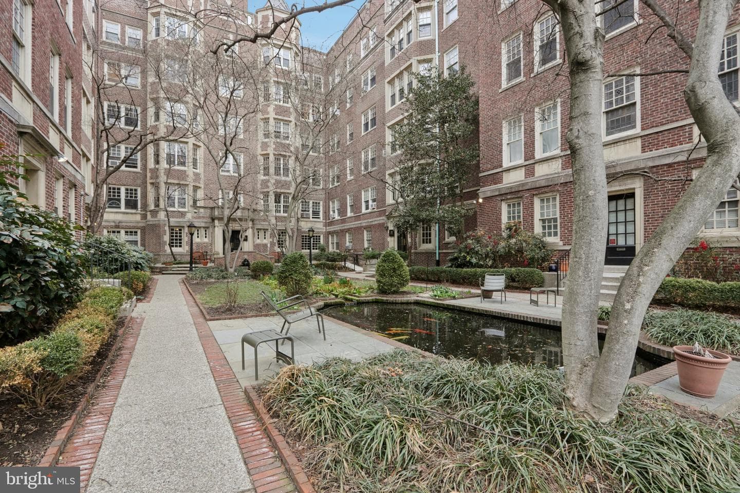 4621 Pine Street #g411