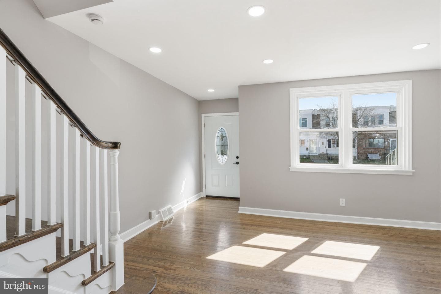 6208 Shelbourne Street photo 5