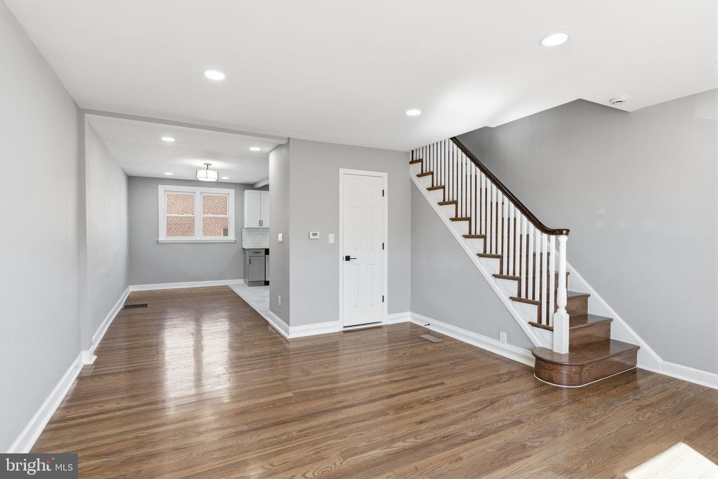 6208 Shelbourne Street photo 7