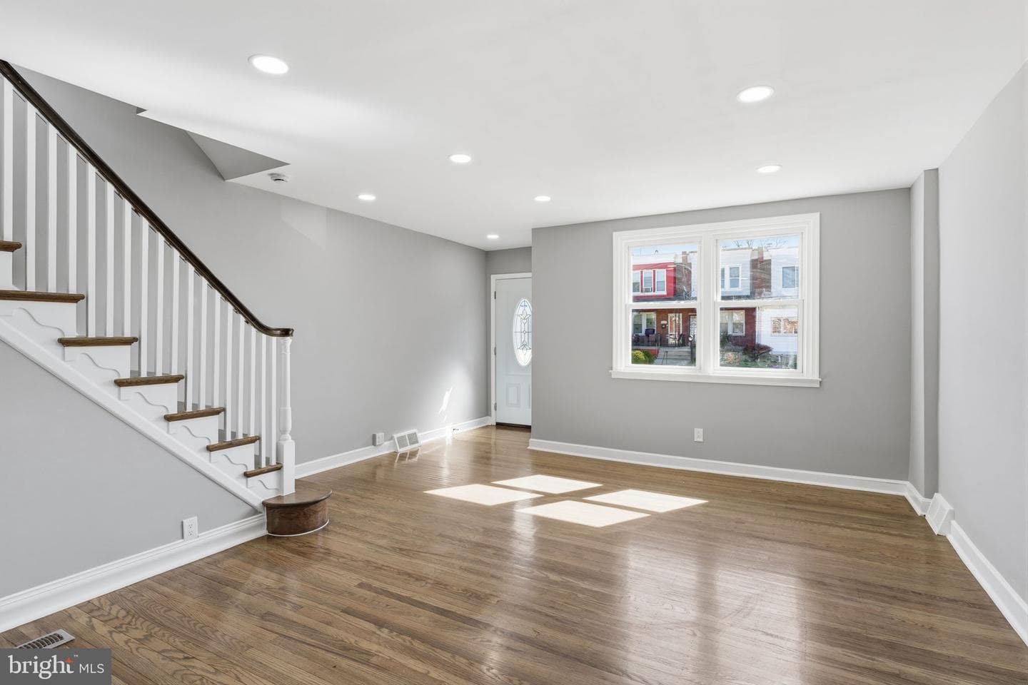 6208 Shelbourne Street photo 8