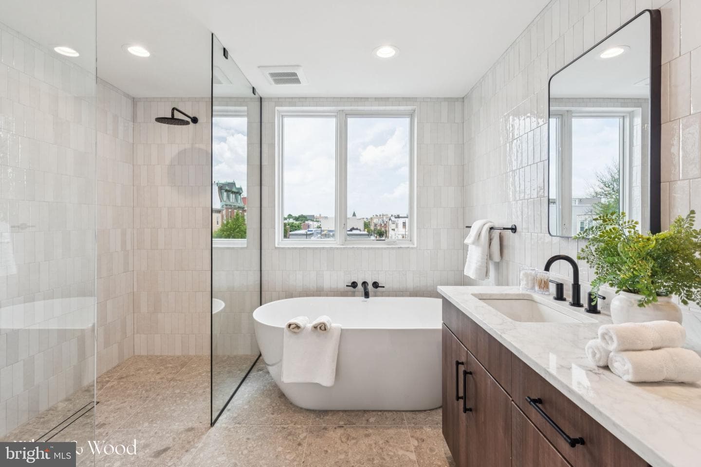 610 Brenna Walk photo 47