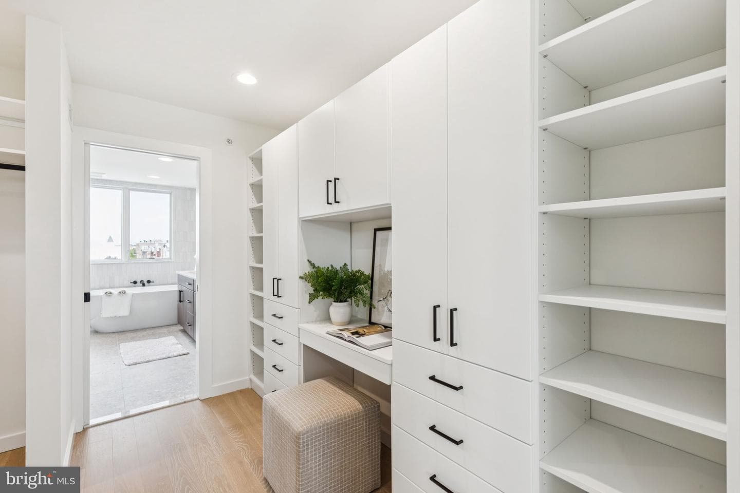610 Brenna Walk photo 59