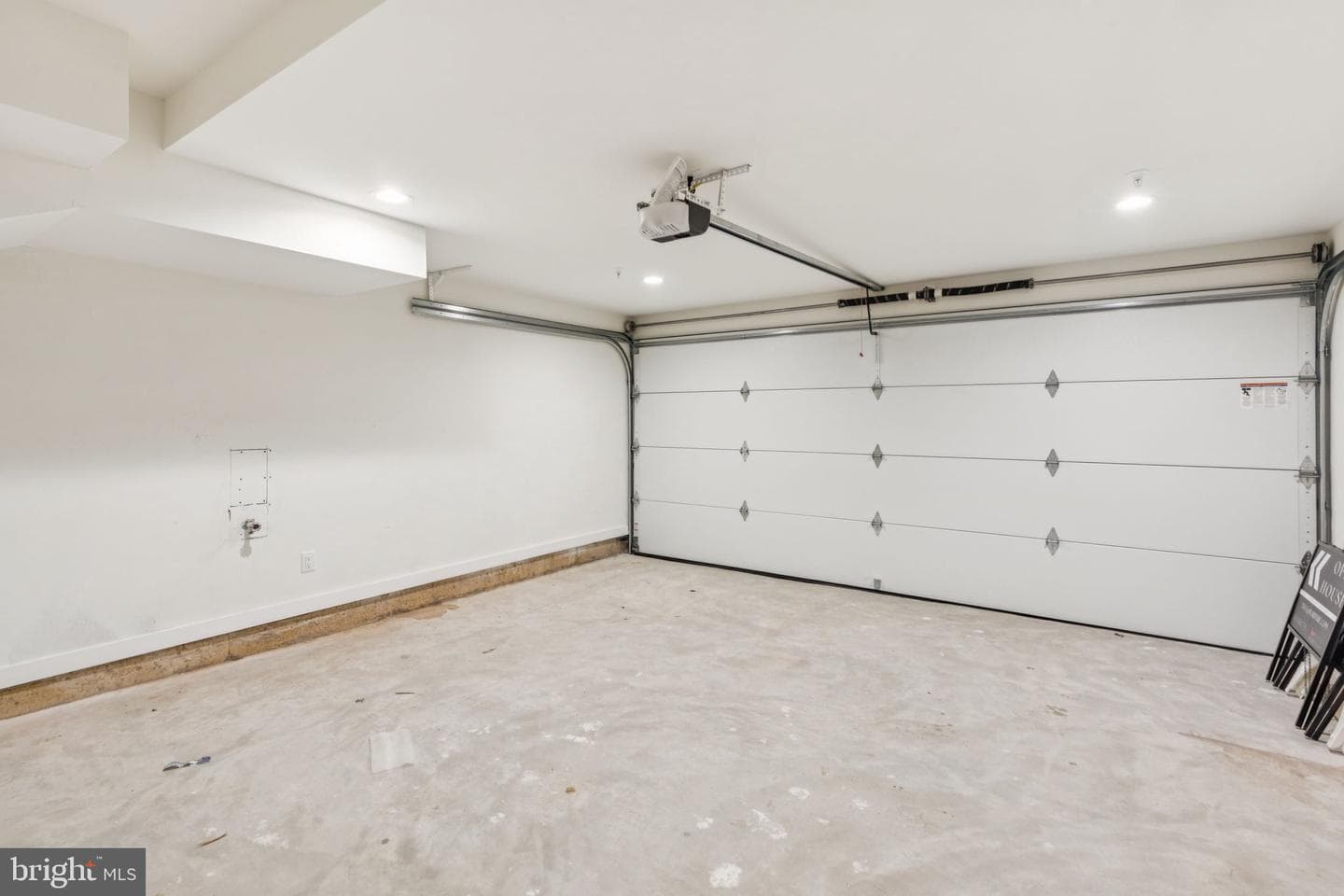 610 Brenna Walk photo 65