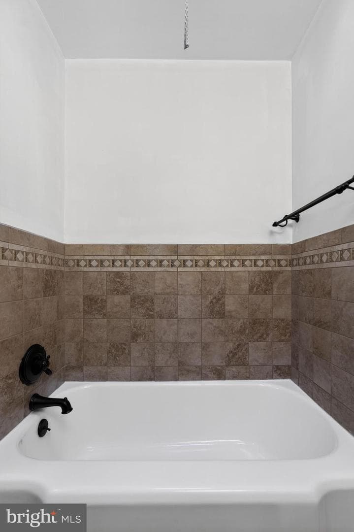 1460 Levick Street photo 23