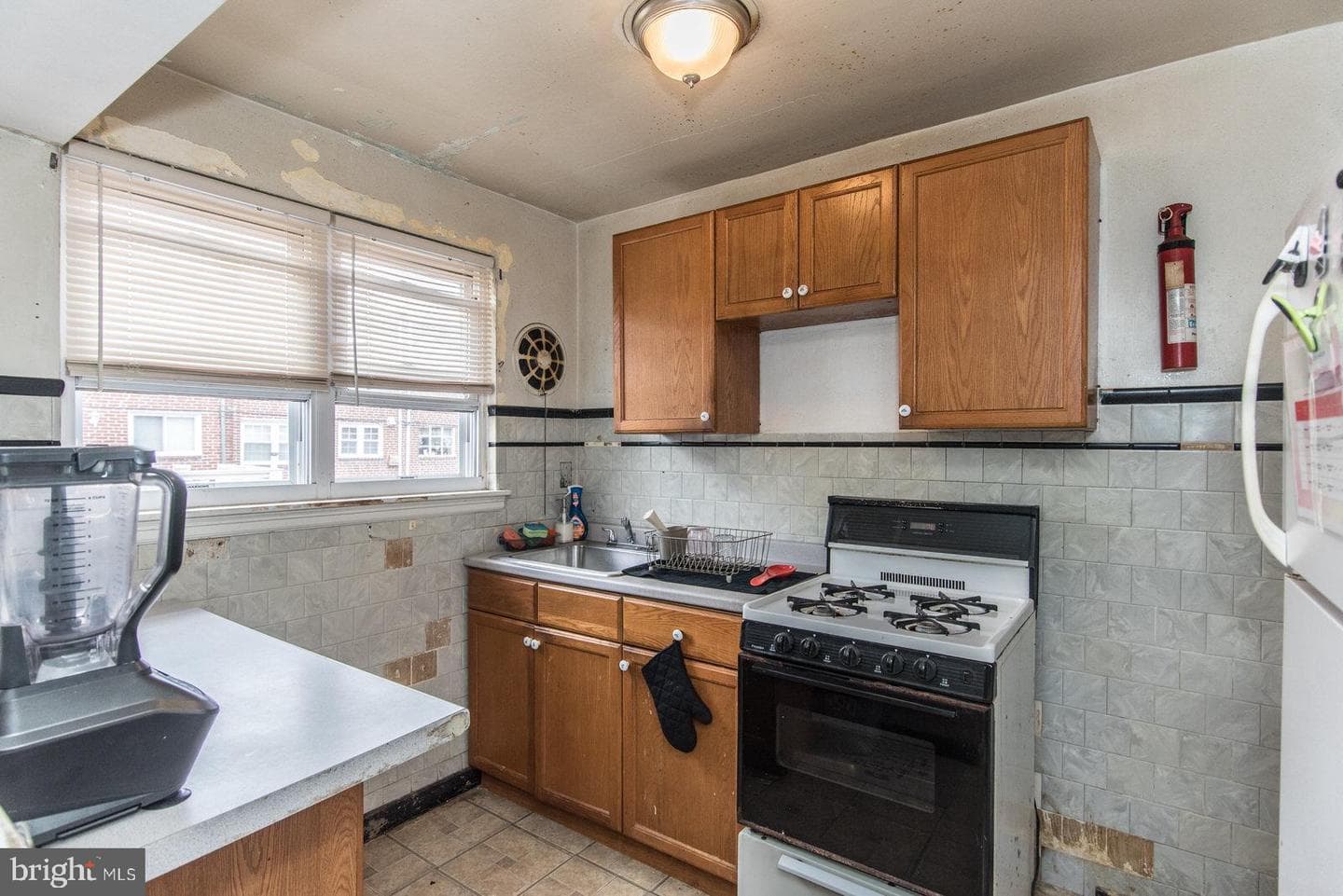 7140 Akron Street photo 15