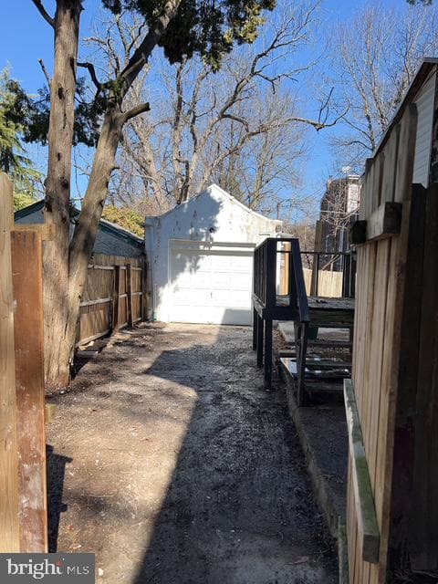 335 Unruh Avenue photo 21