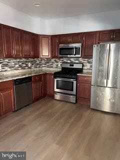 335 Unruh Avenue photo 5