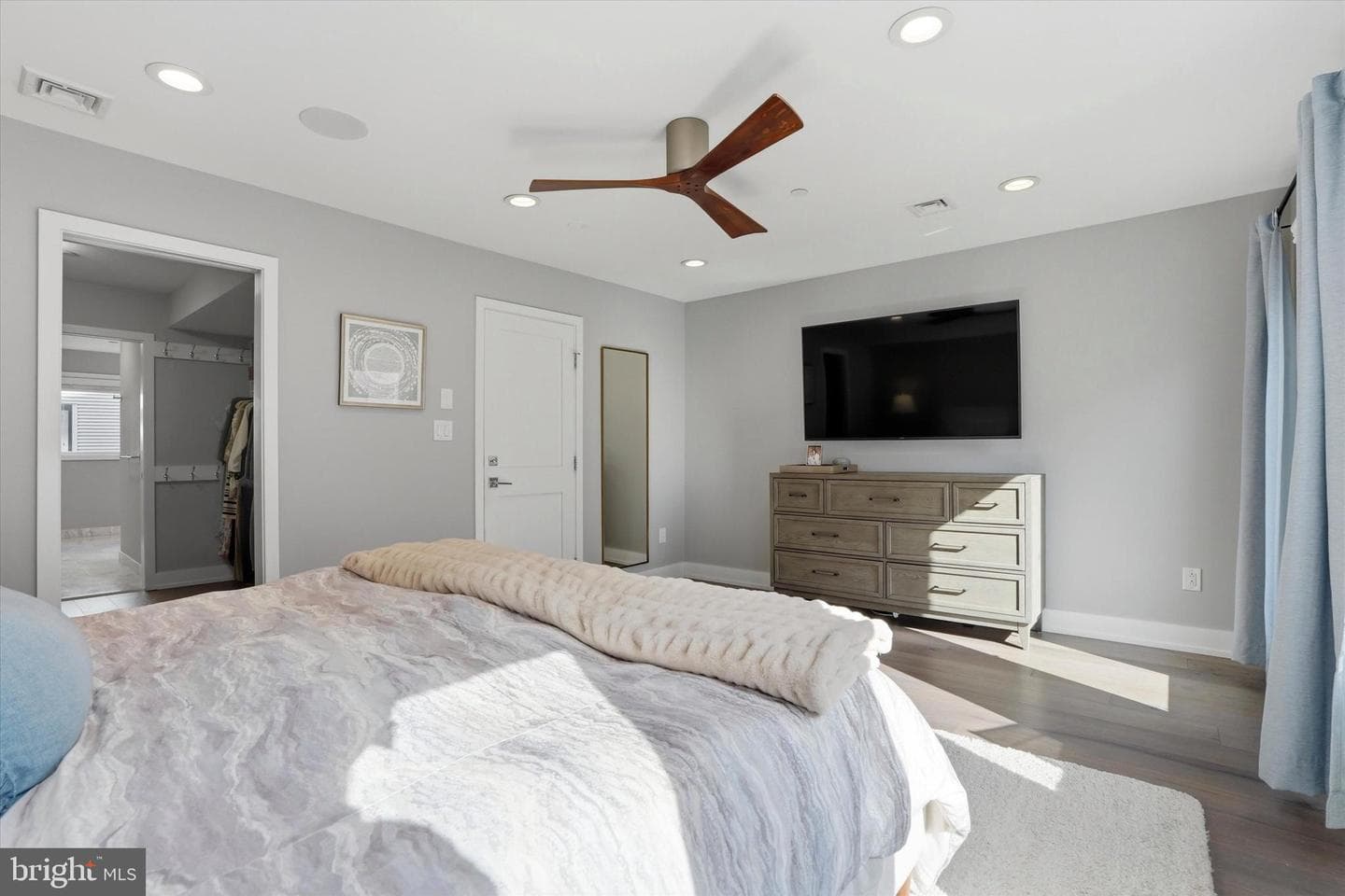 611 N Galloway Street photo 20
