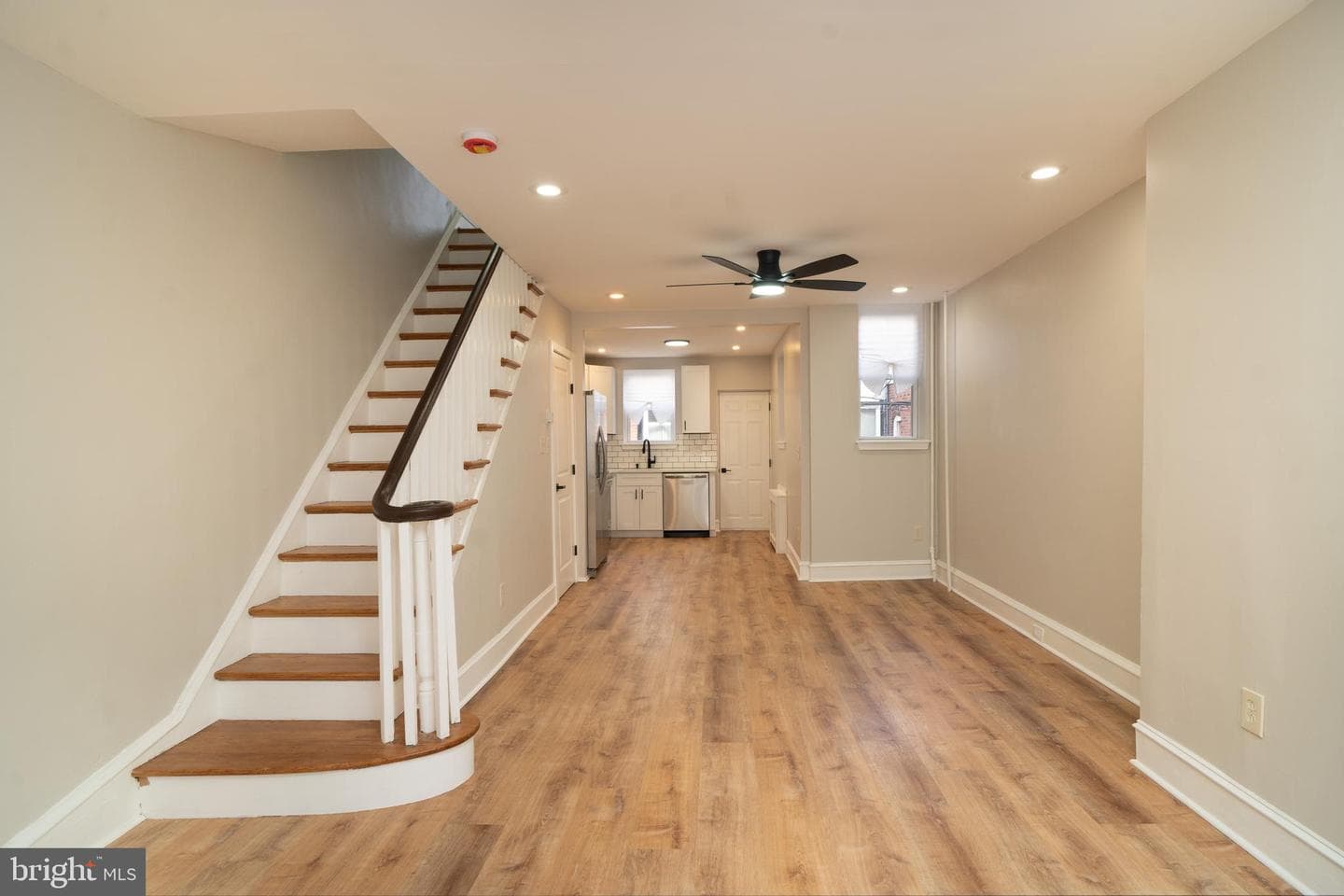 2251 S Beechwood Street photo 4