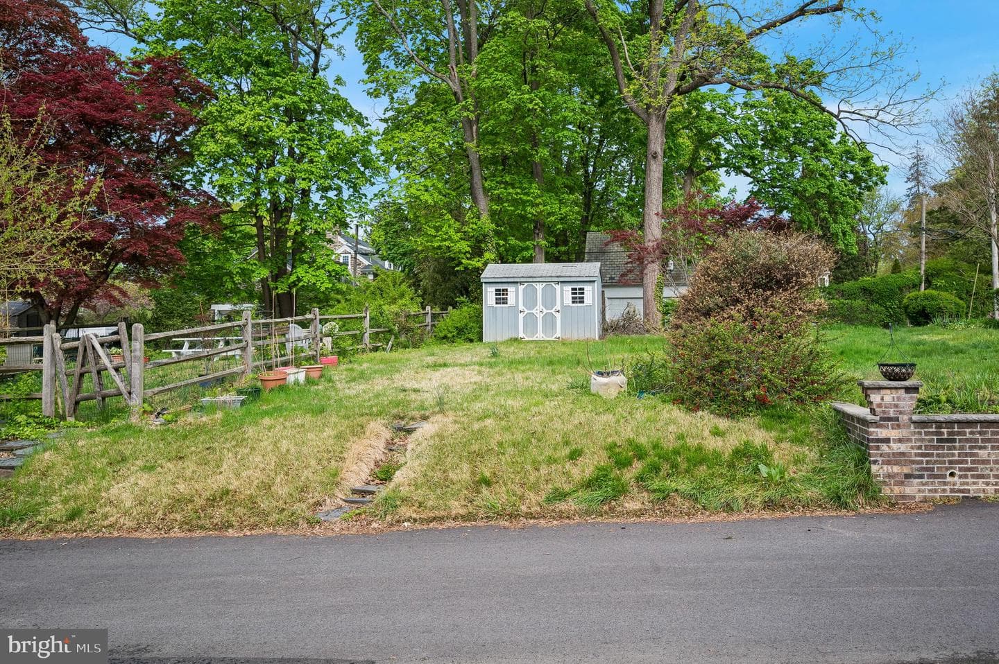 423 E Gorgas Lane photo 18