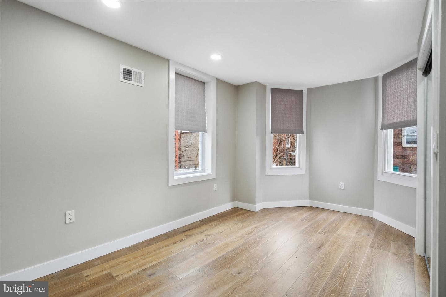 5428 Trinity Street photo 13