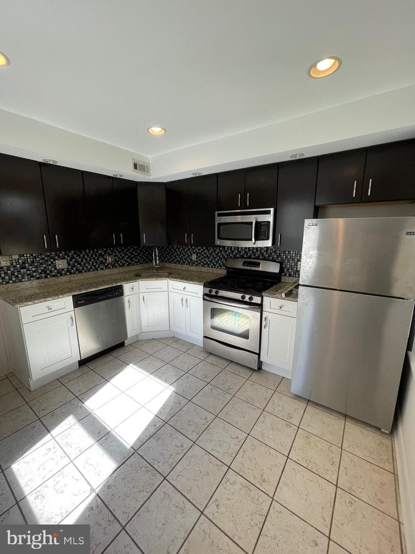 1830 Poplar Street photo 7
