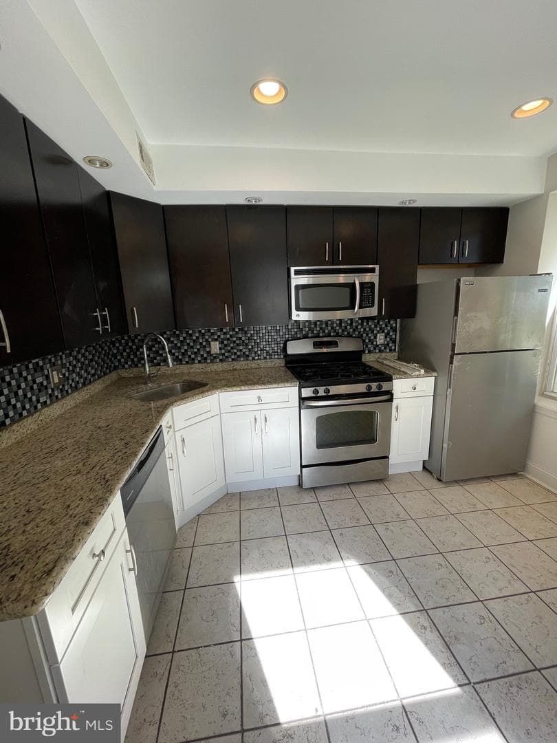 1830 Poplar Street photo 8