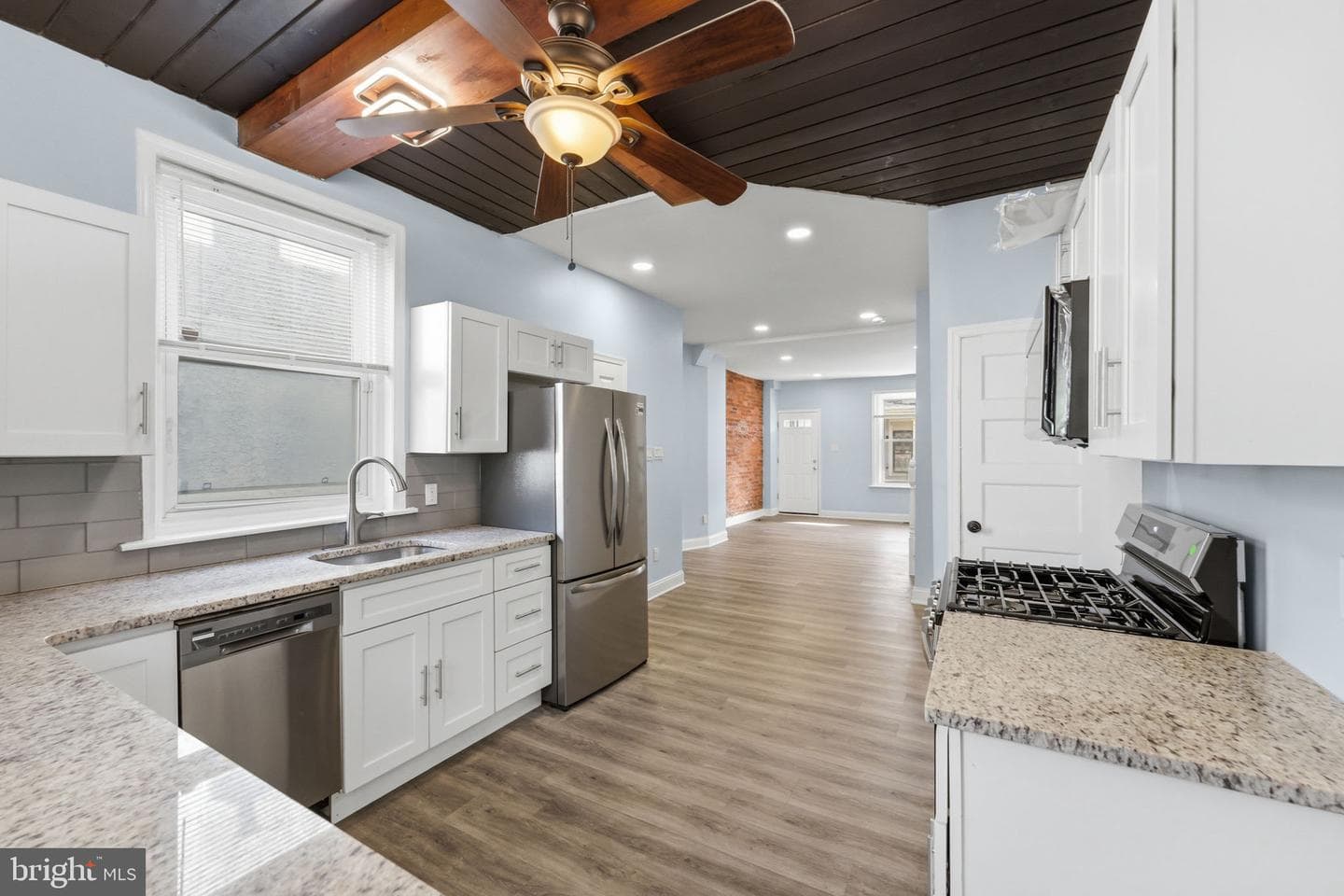 5635 Montrose Street photo 16