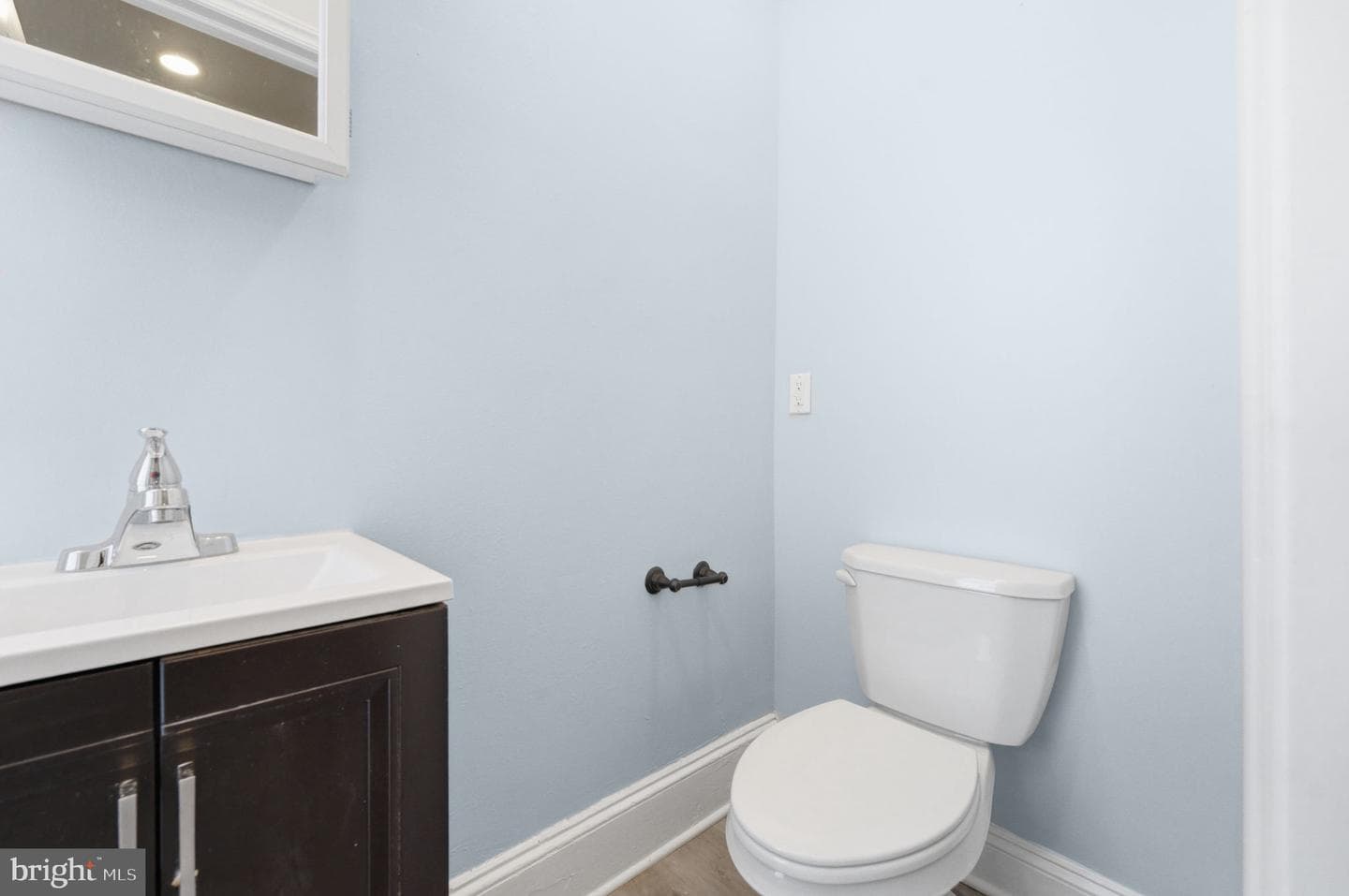 5635 Montrose Street photo 18