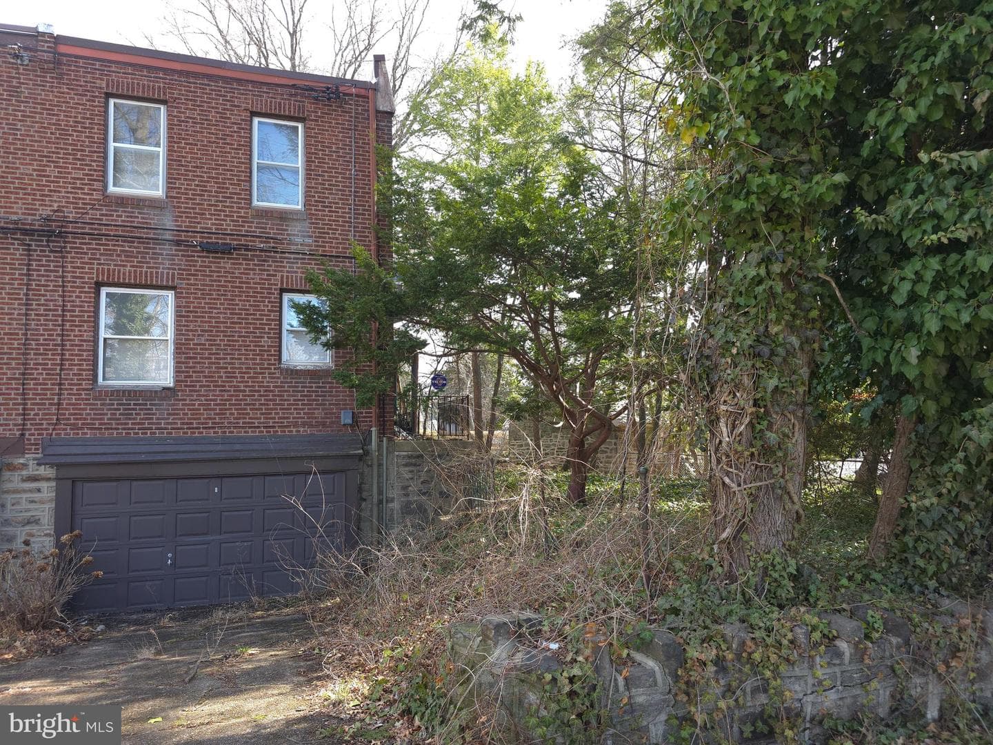 988 Allengrove Street photo 20