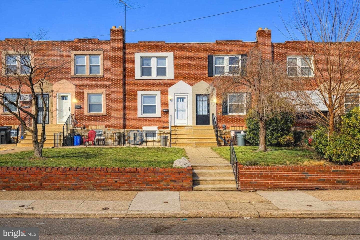 2079 Kennedy Street photo 1