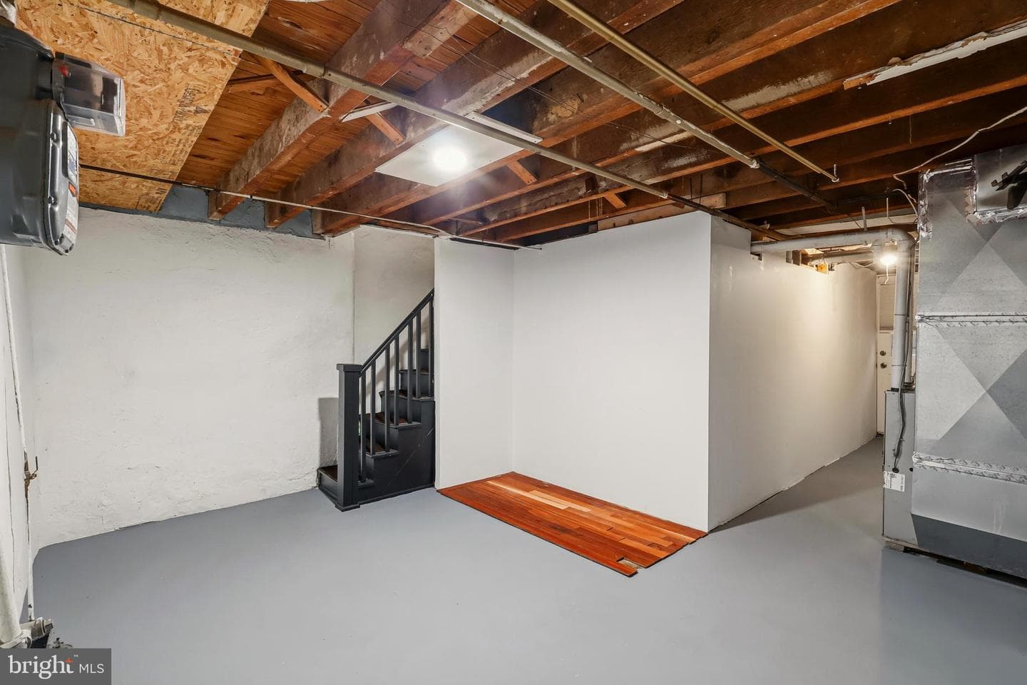 2079 Kennedy Street photo 17