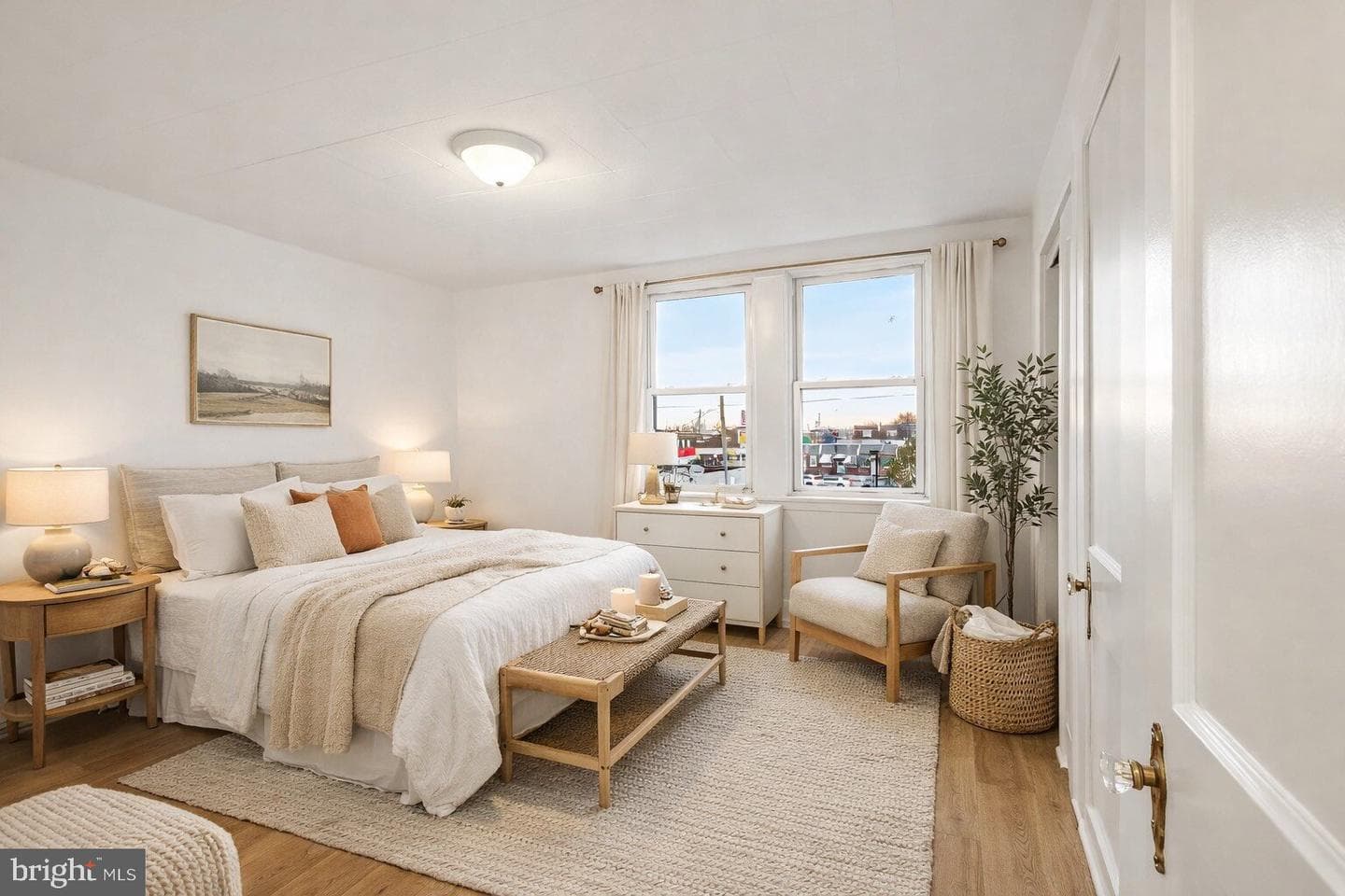 2079 Kennedy Street photo 4