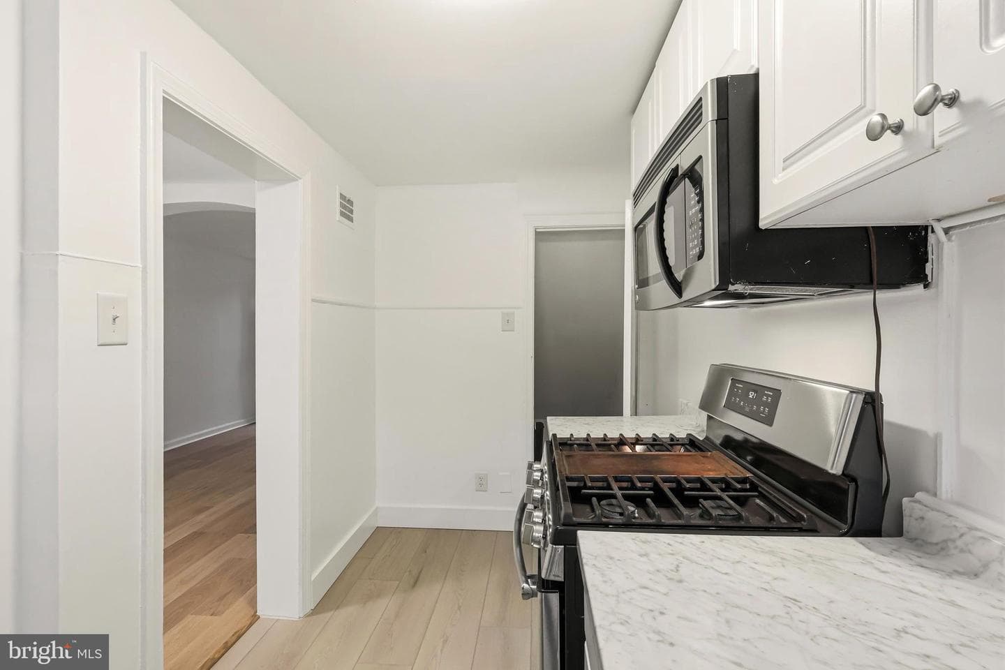 2079 Kennedy Street photo 9