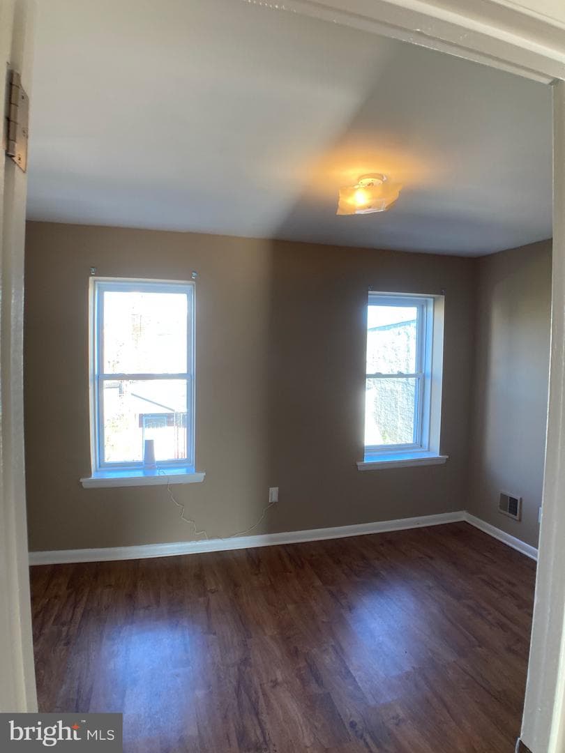 652 N Sickels Street photo 14