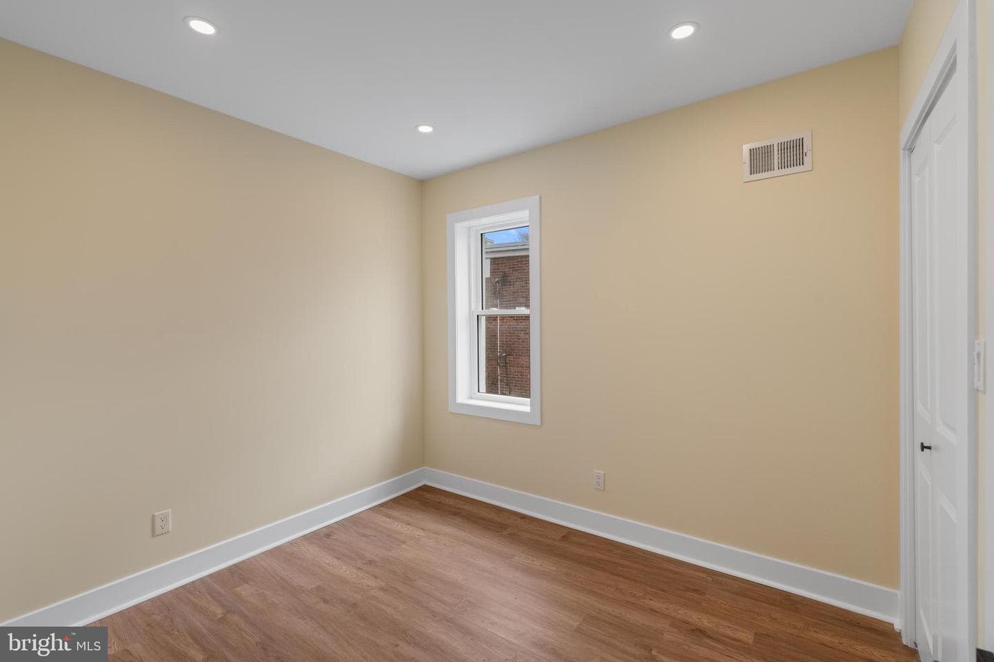 530 Arthur Street photo 29