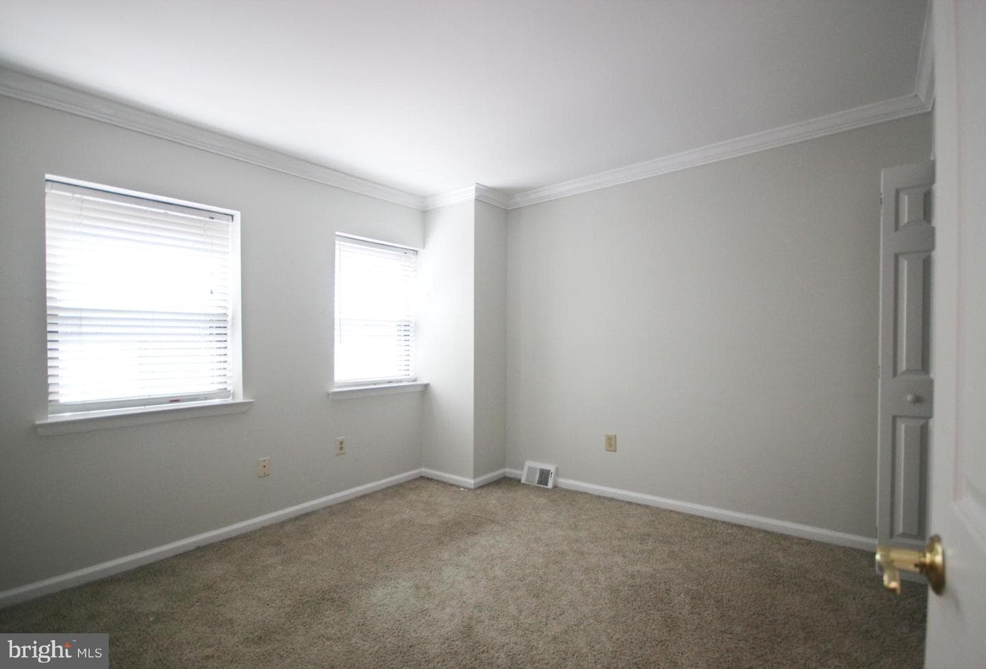 2128 Appletree Street photo 11
