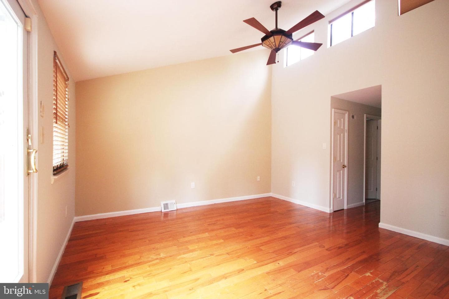 2128 Appletree Street photo 15