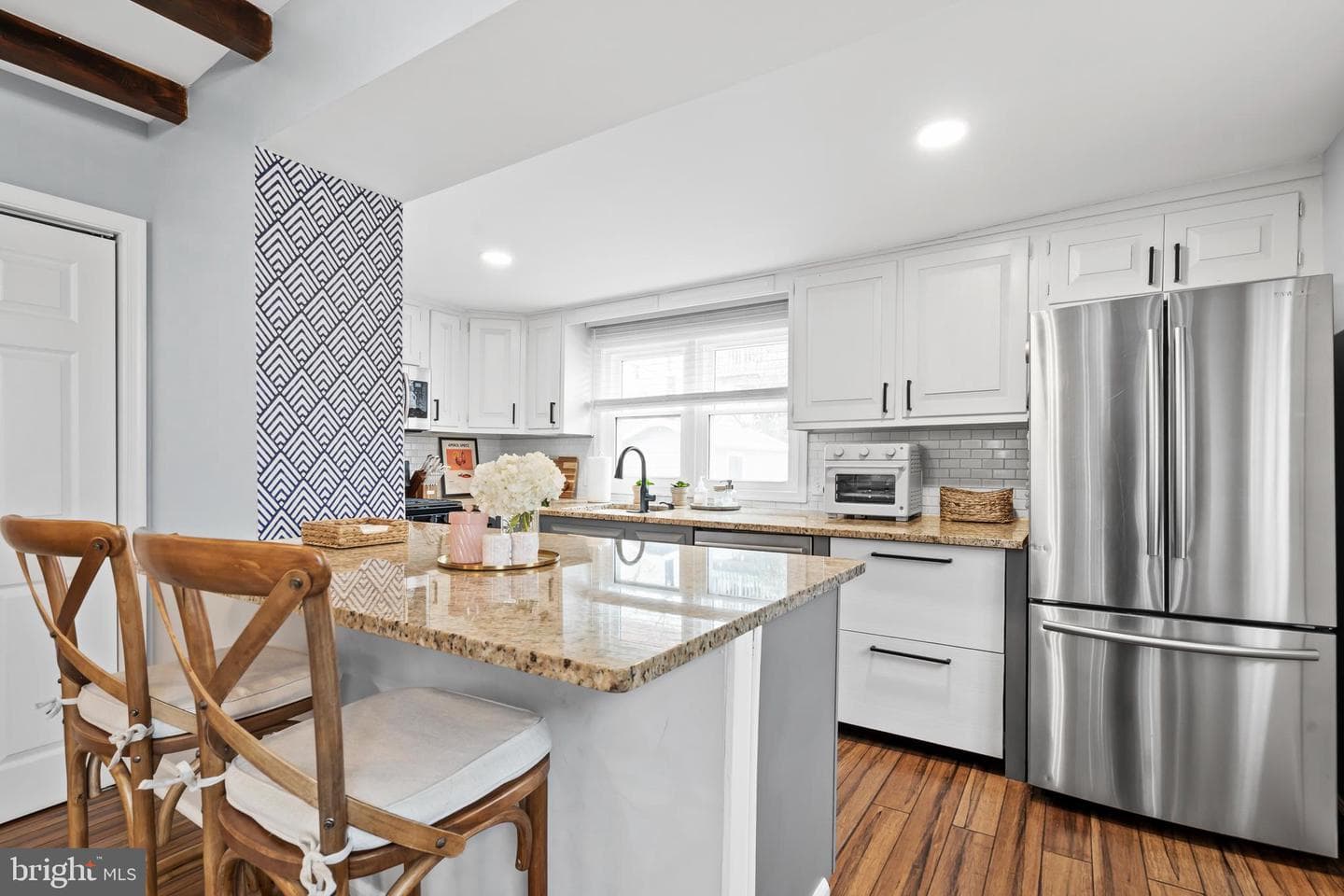 300 Leverington Avenue photo 13