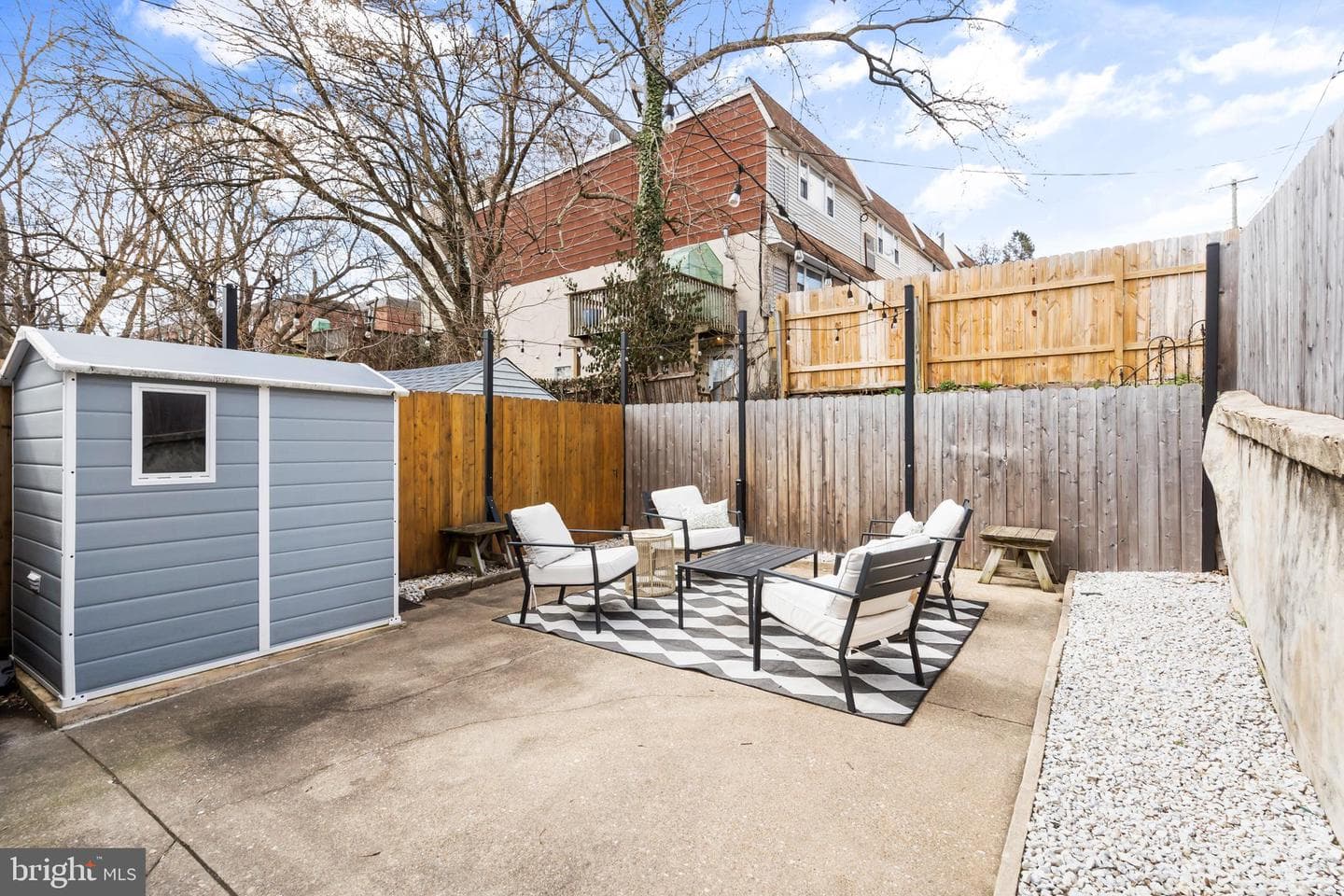 300 Leverington Avenue photo 17