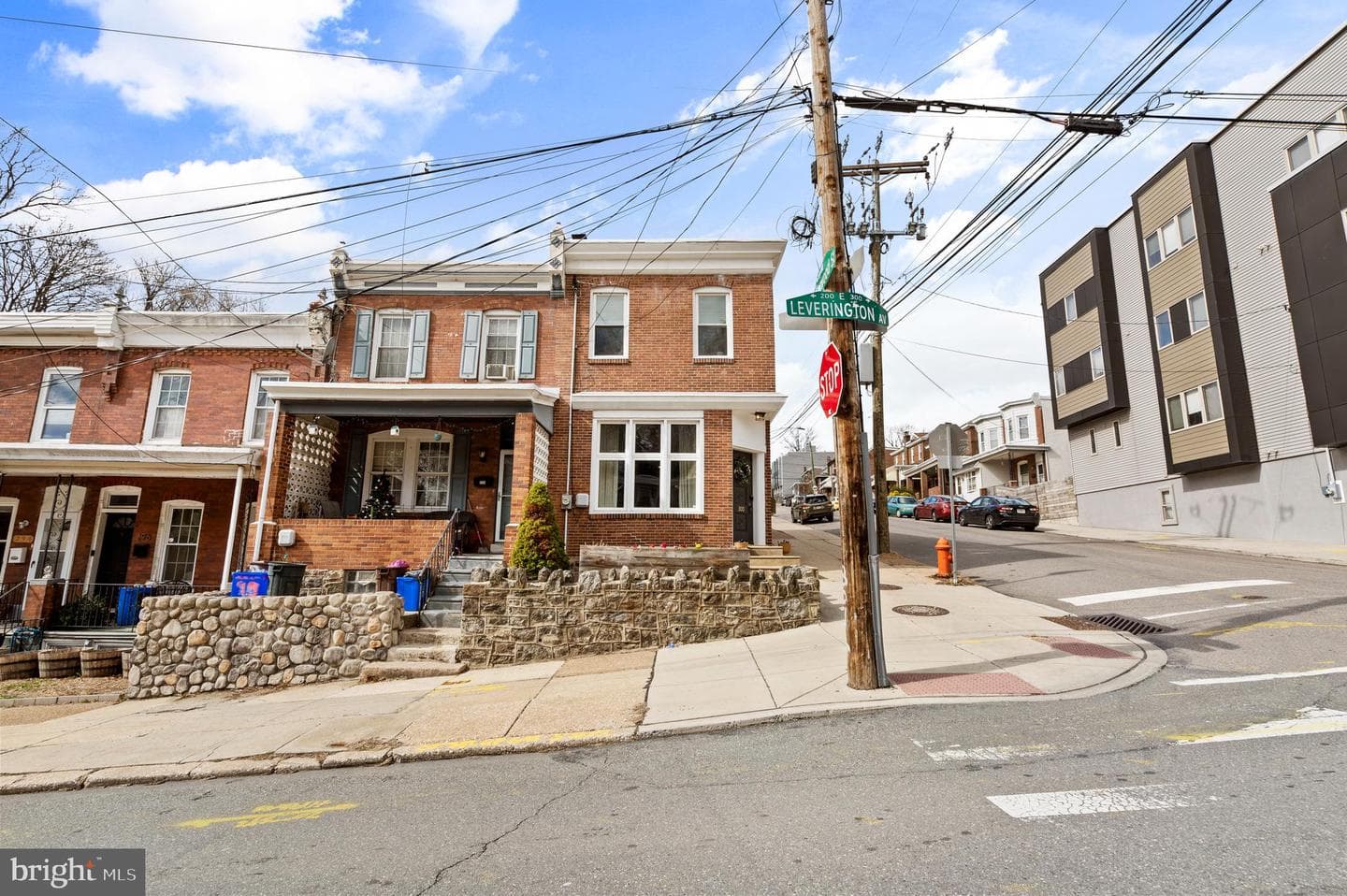 300 Leverington Avenue photo 3