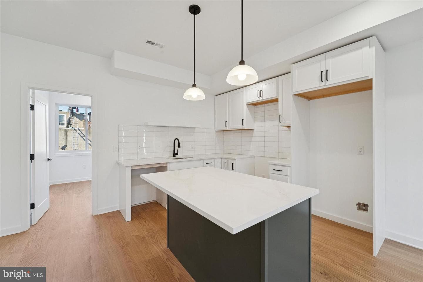 2132 E Rush Street photo 5