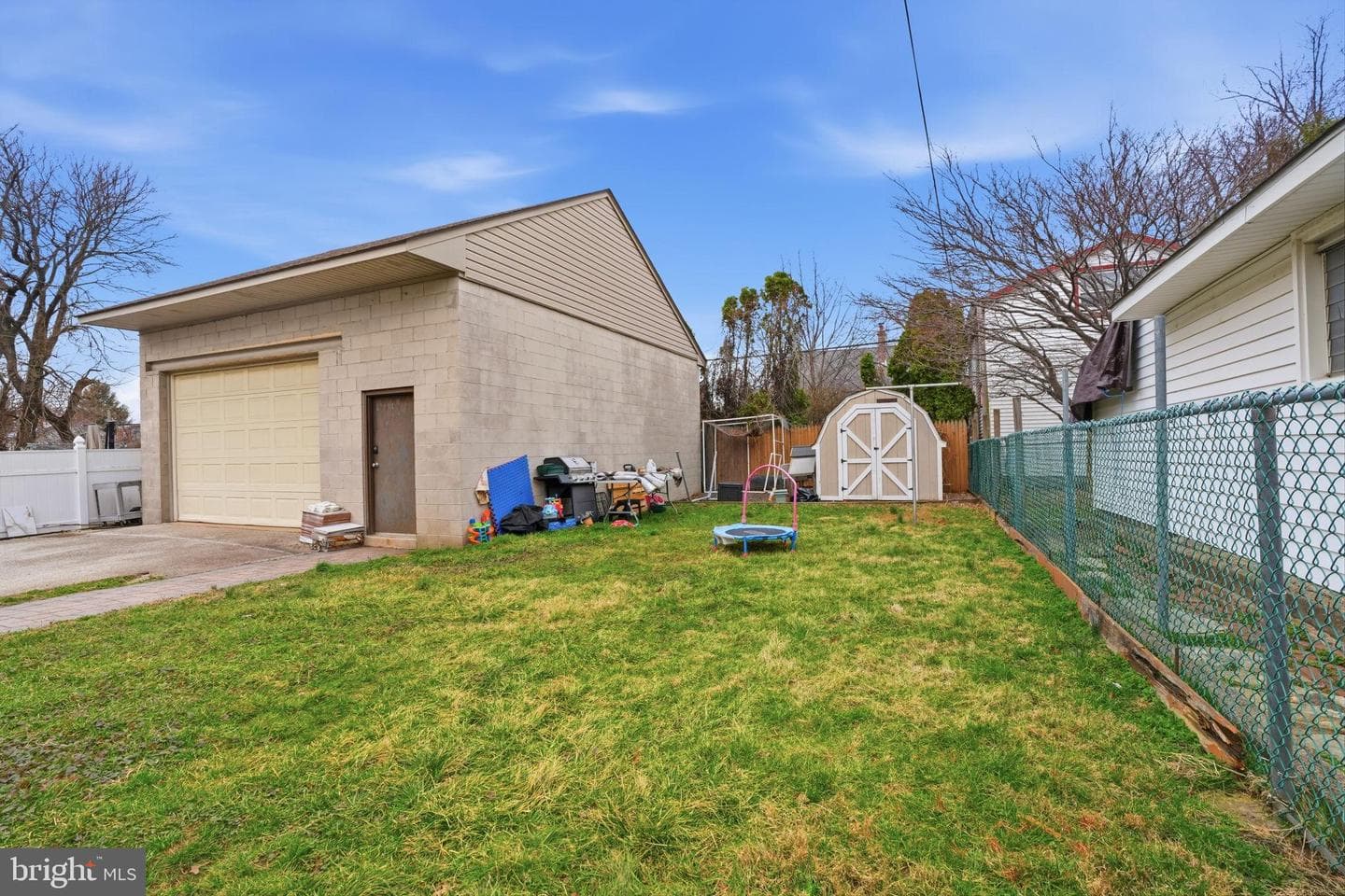 7230 Claridge Street photo 34
