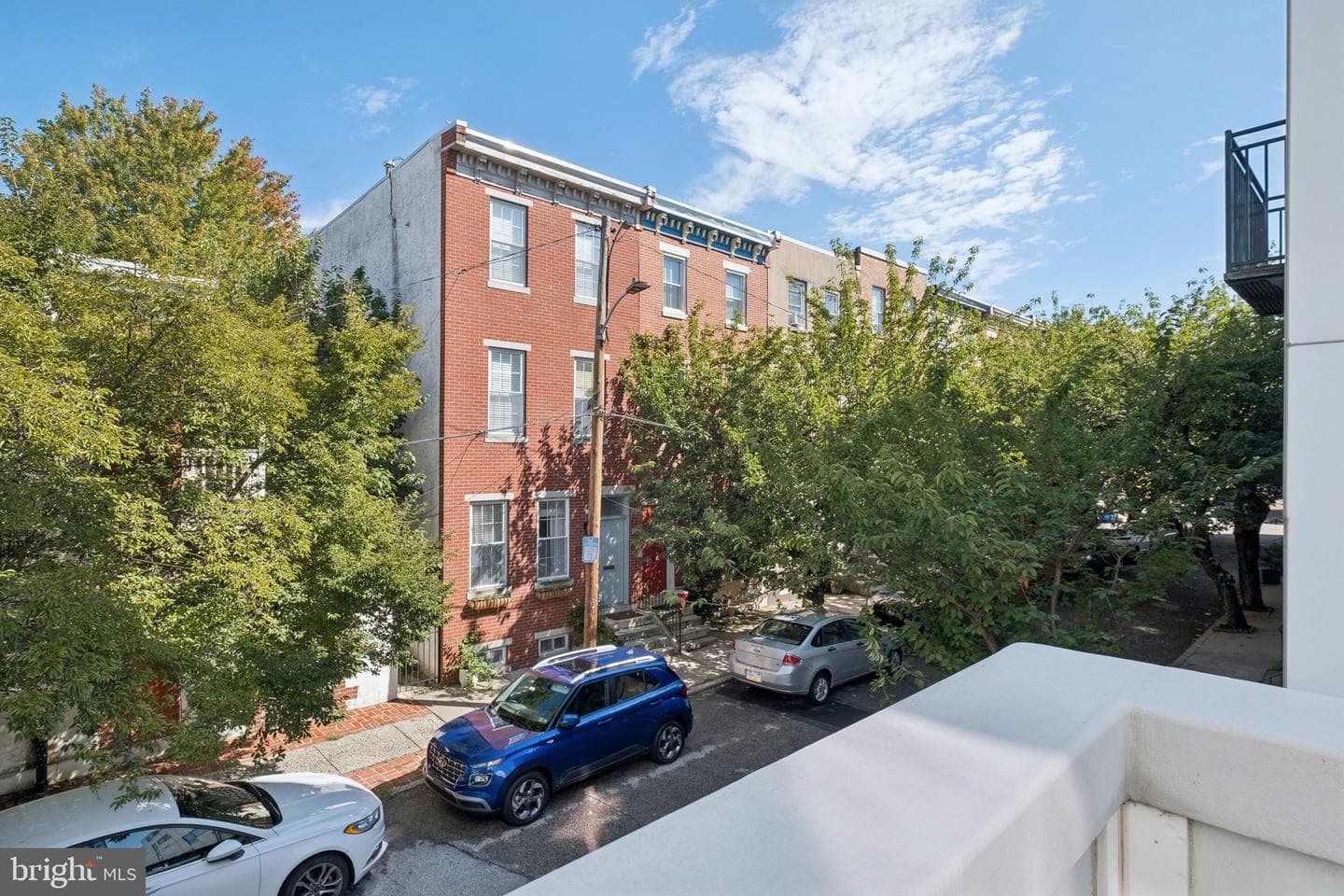 857 Corinthian Avenue photo 1