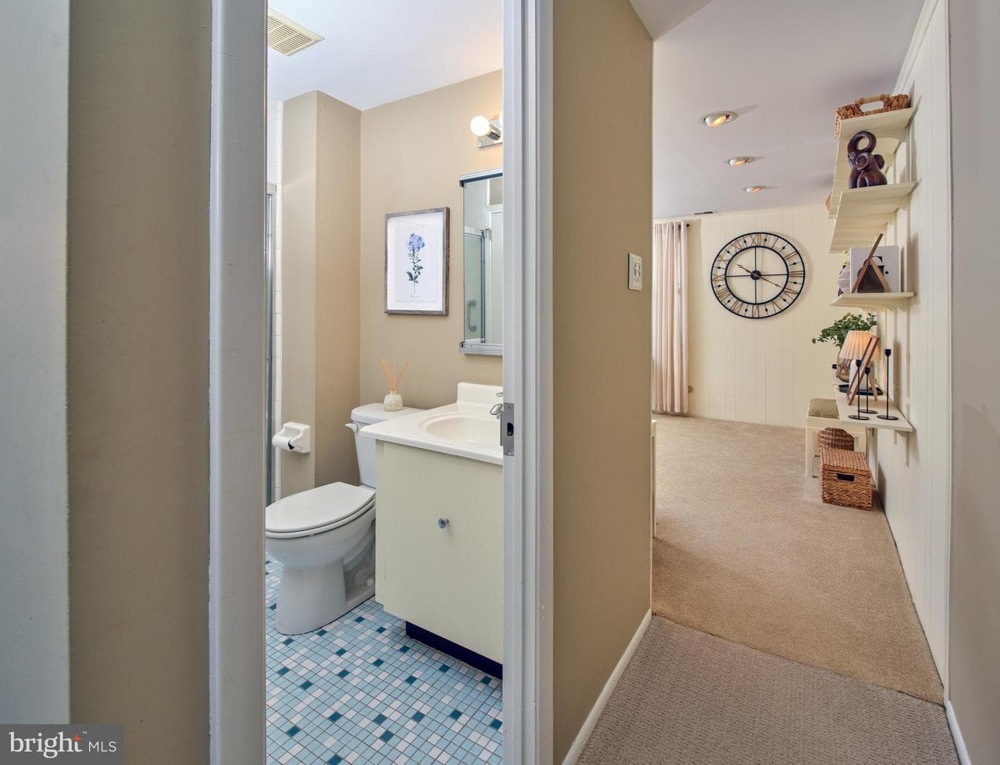 529 Strahle Street photo 19