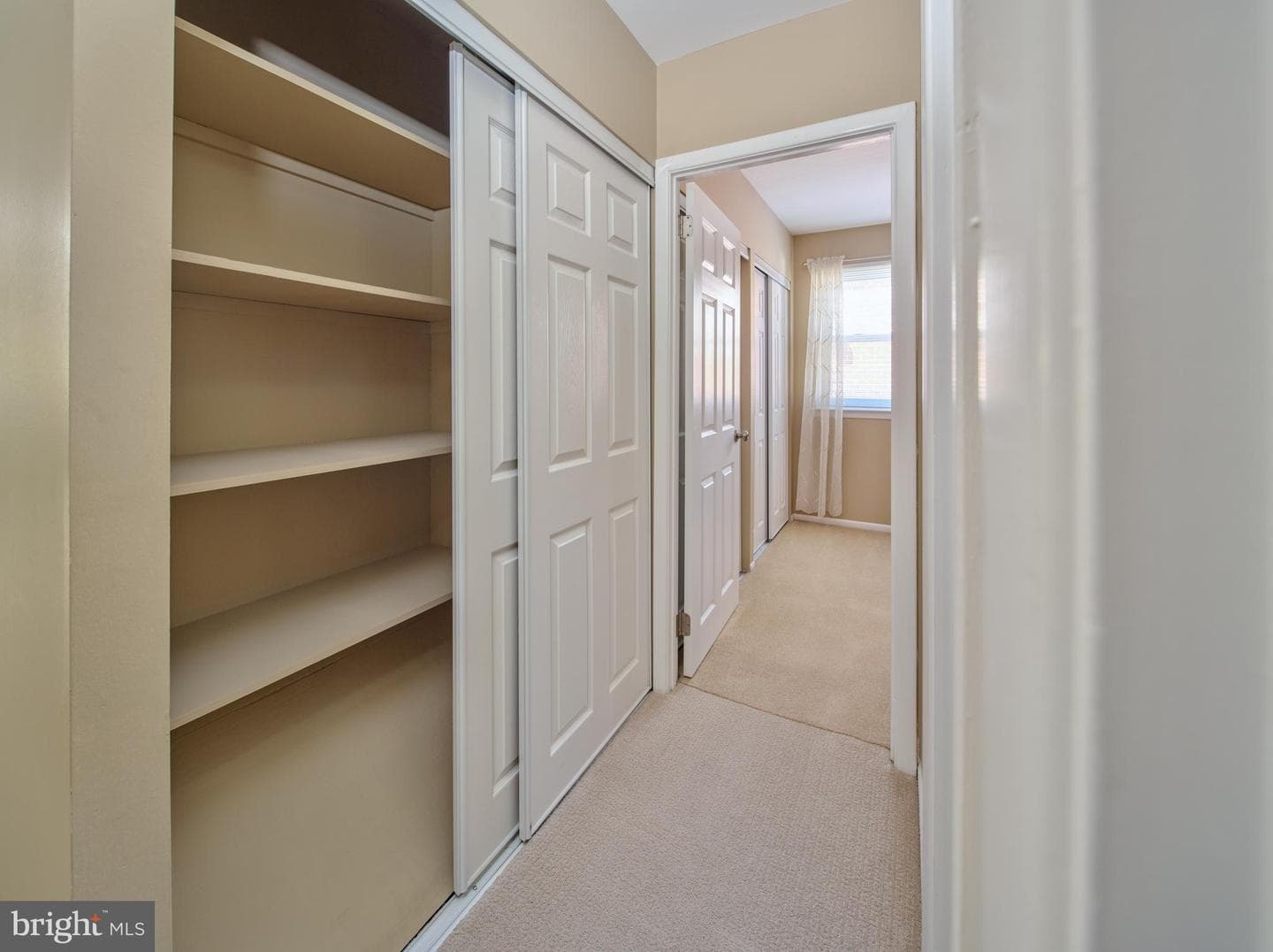529 Strahle Street photo 22