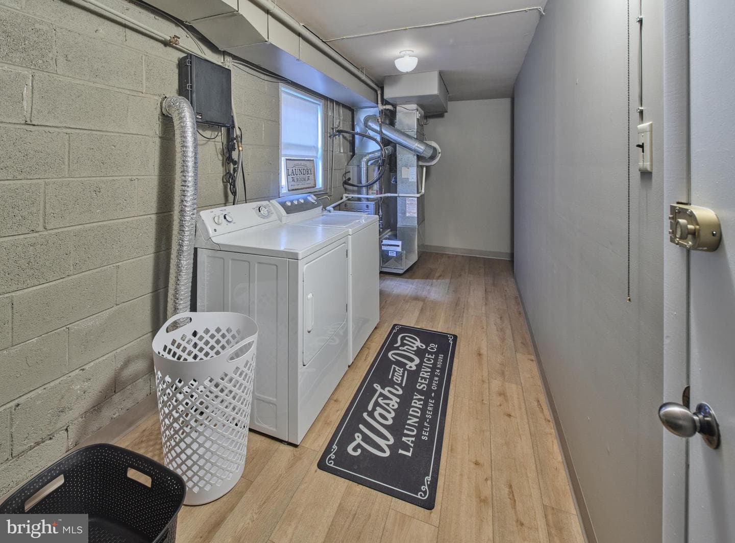 529 Strahle Street photo 26