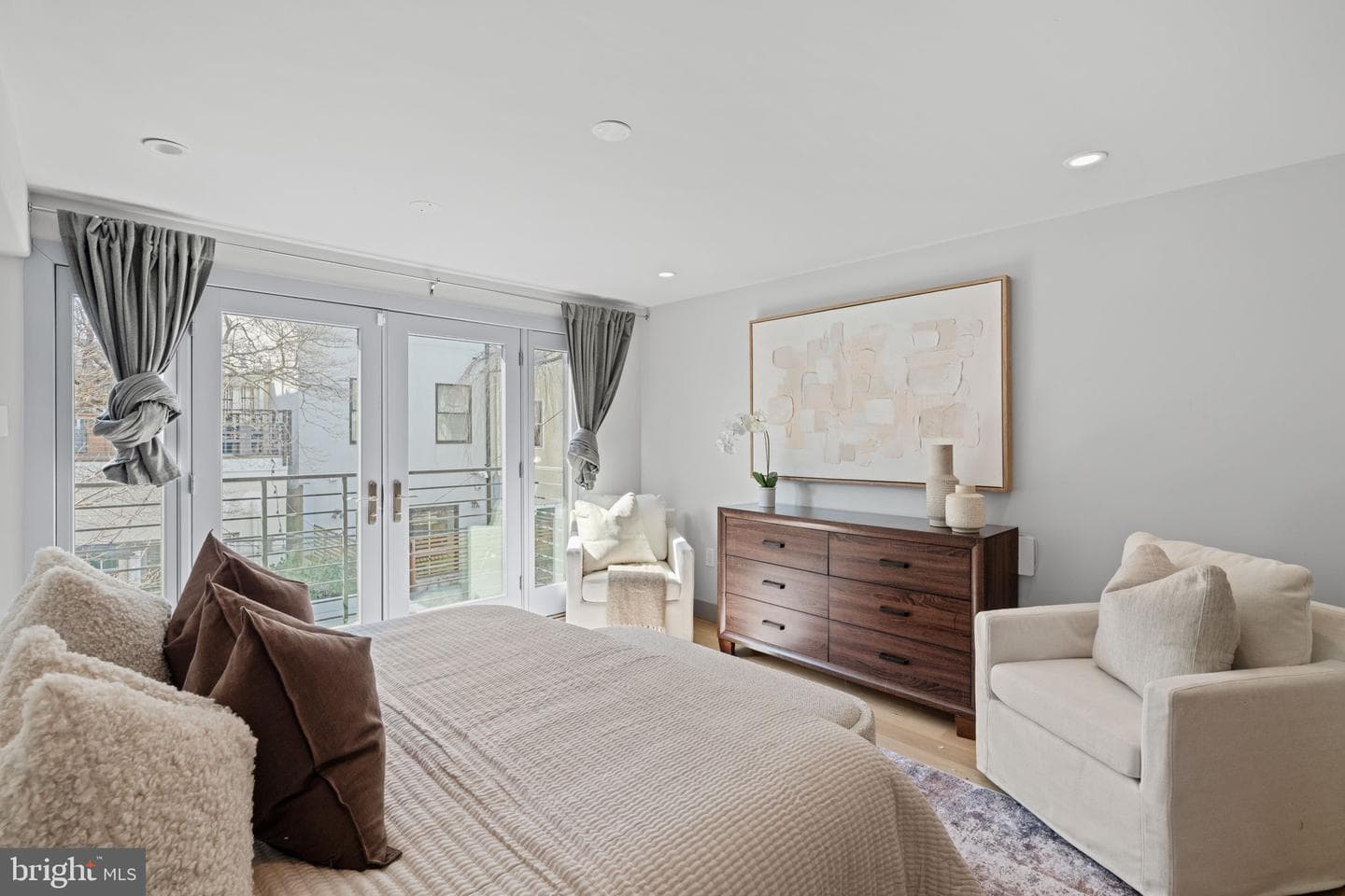 2426 Pine Street photo 14