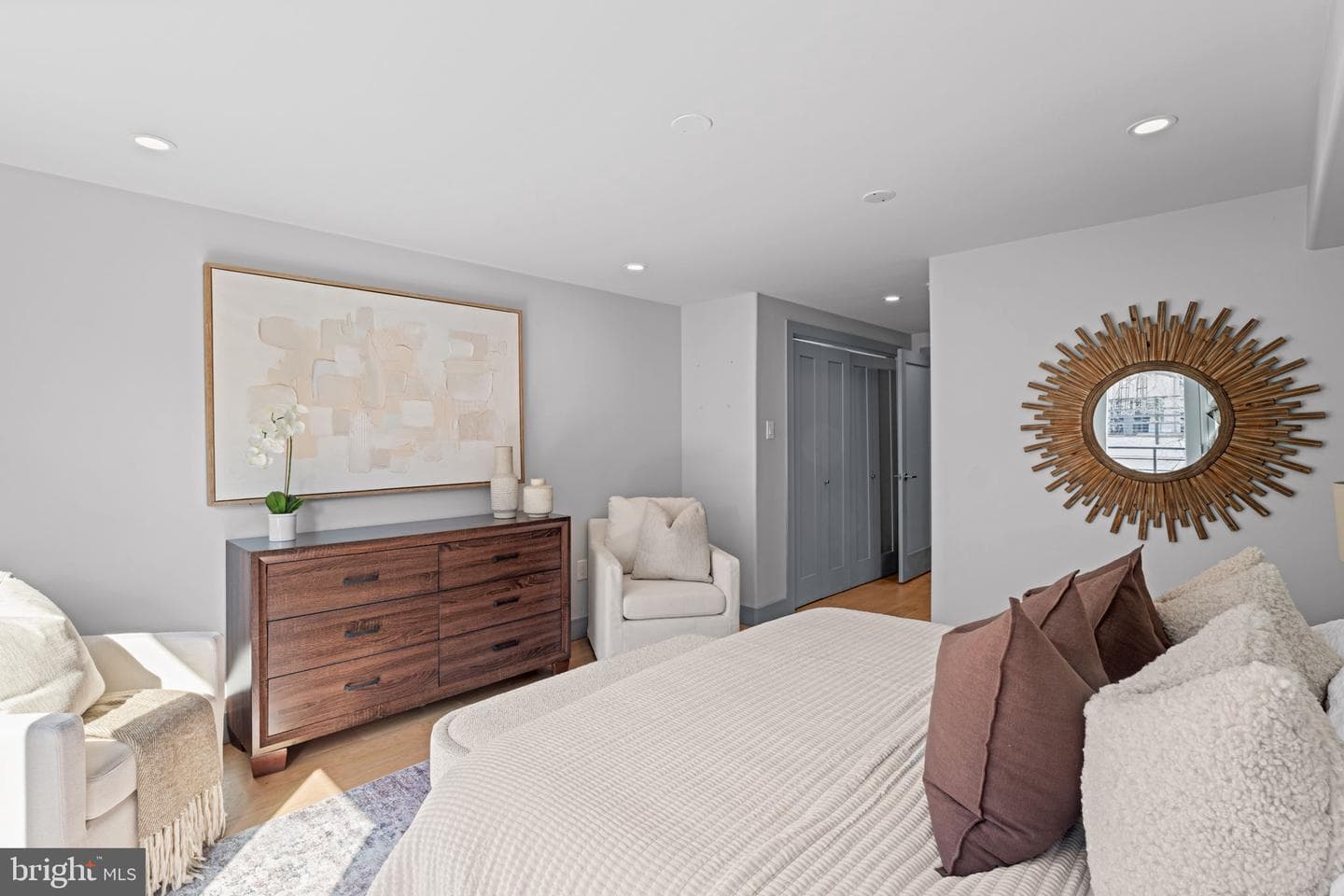 2426 Pine Street photo 15