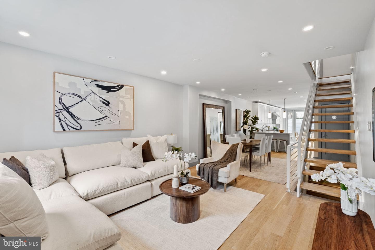 2426 Pine Street photo 2